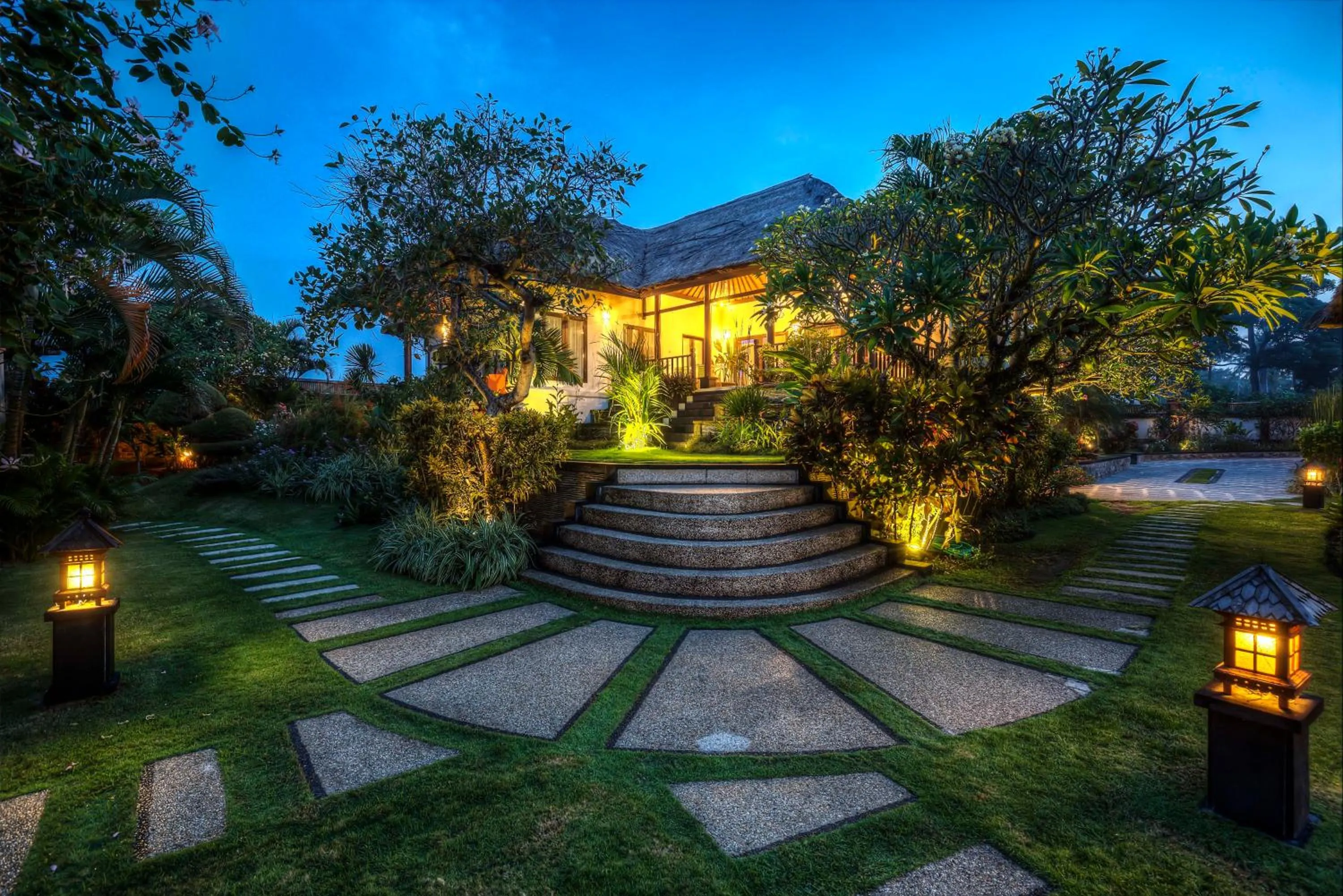 Night in Villa L'Orange Bali