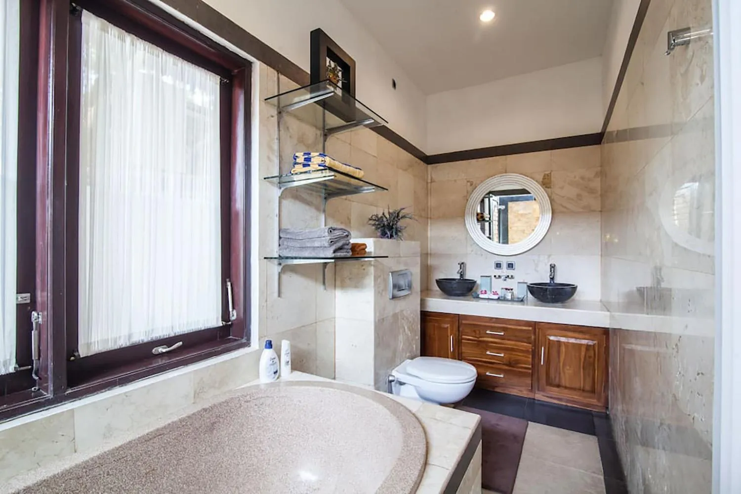 Bathroom in Villa L'Orange Bali