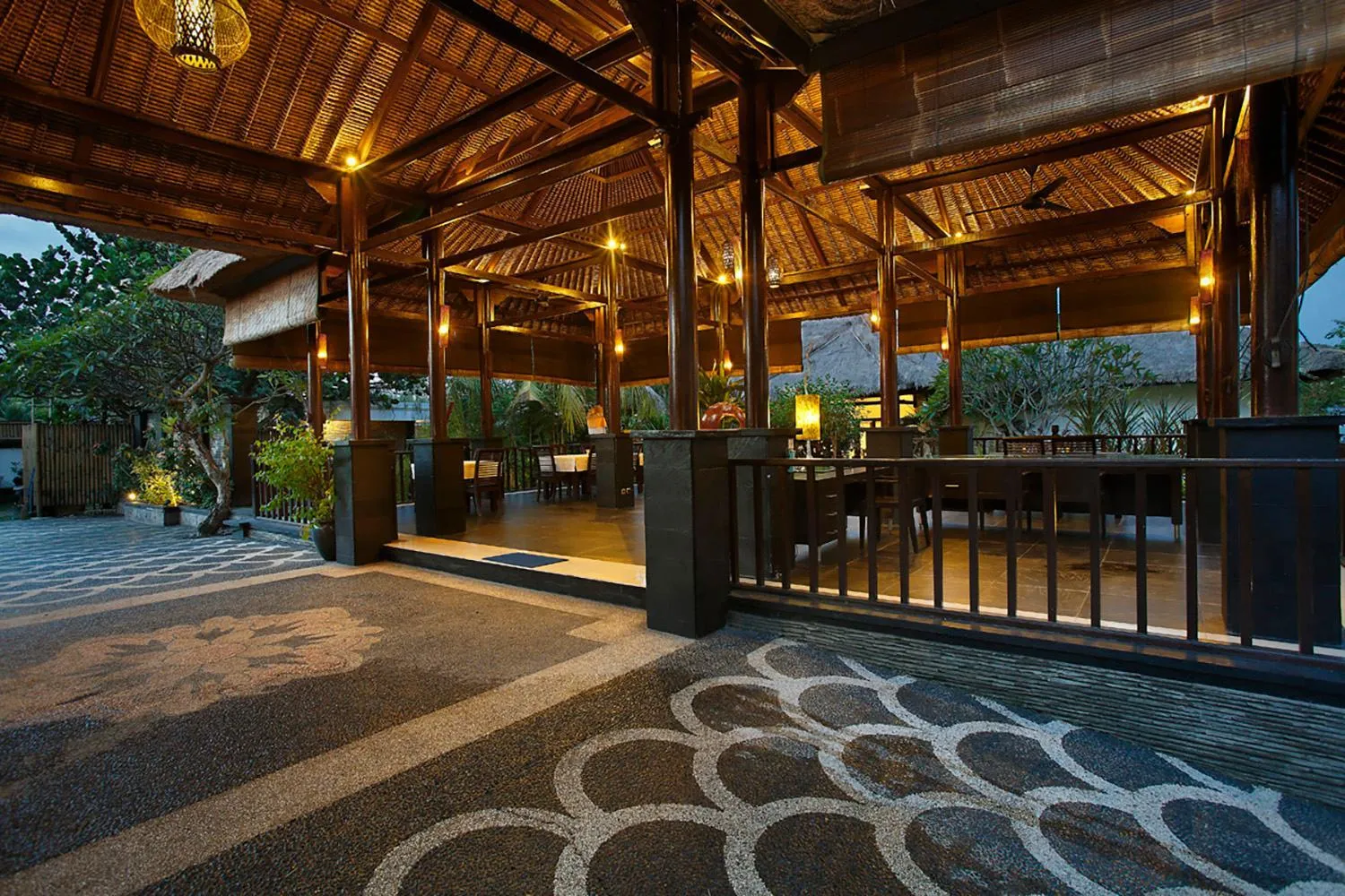 Restaurant/places to eat in Villa L'Orange Bali