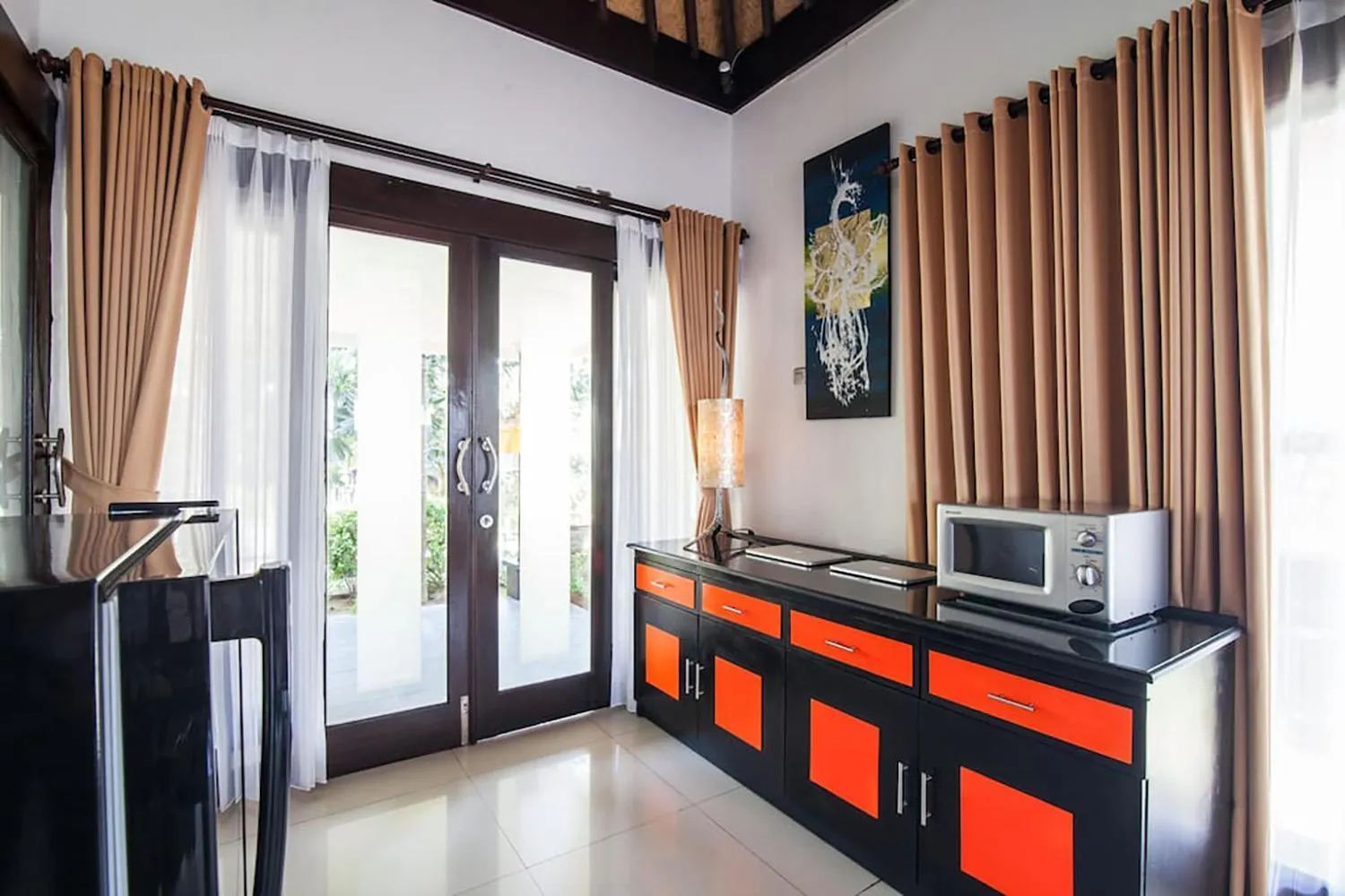 Kitchen or kitchenette in Villa L'Orange Bali