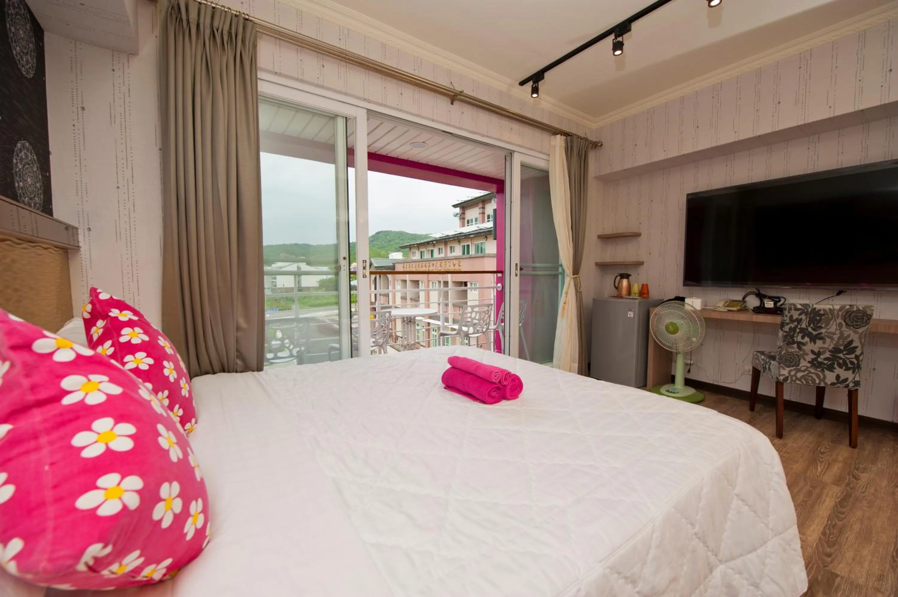 Bed in 墾丁品喬旅店