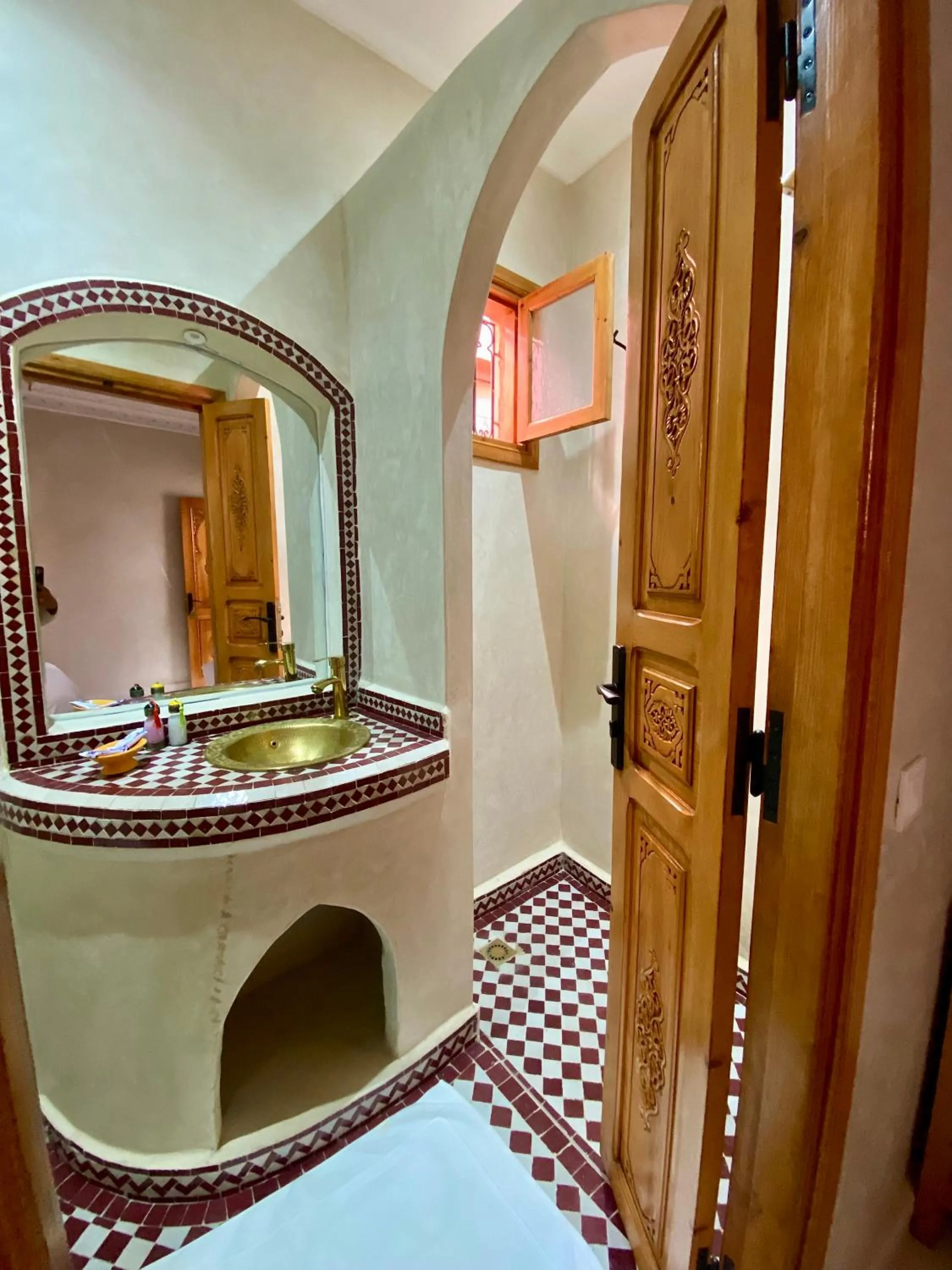 Bathroom, Bed in Riad Rose Mati