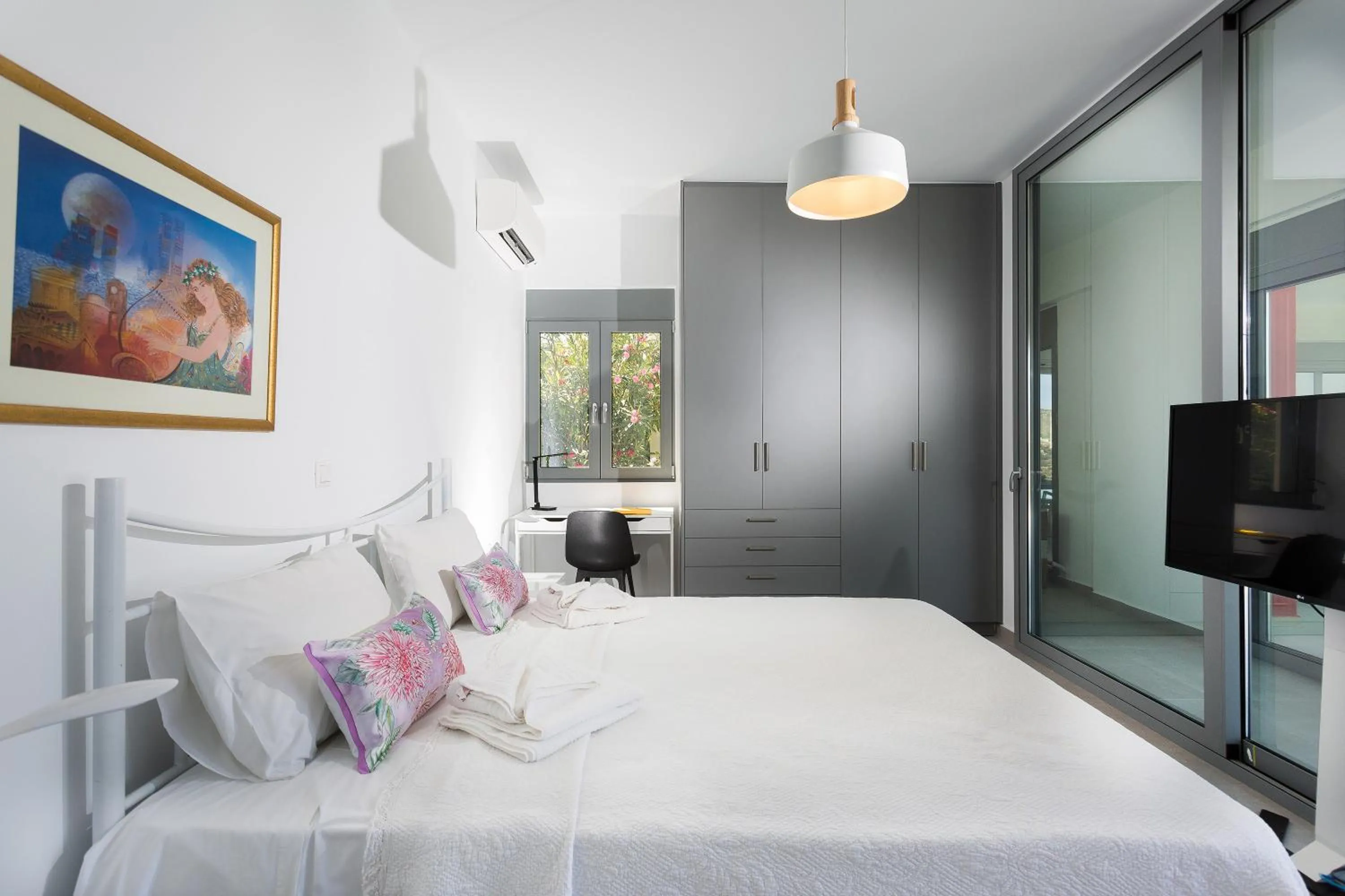 Bed in Gramvousa Villas