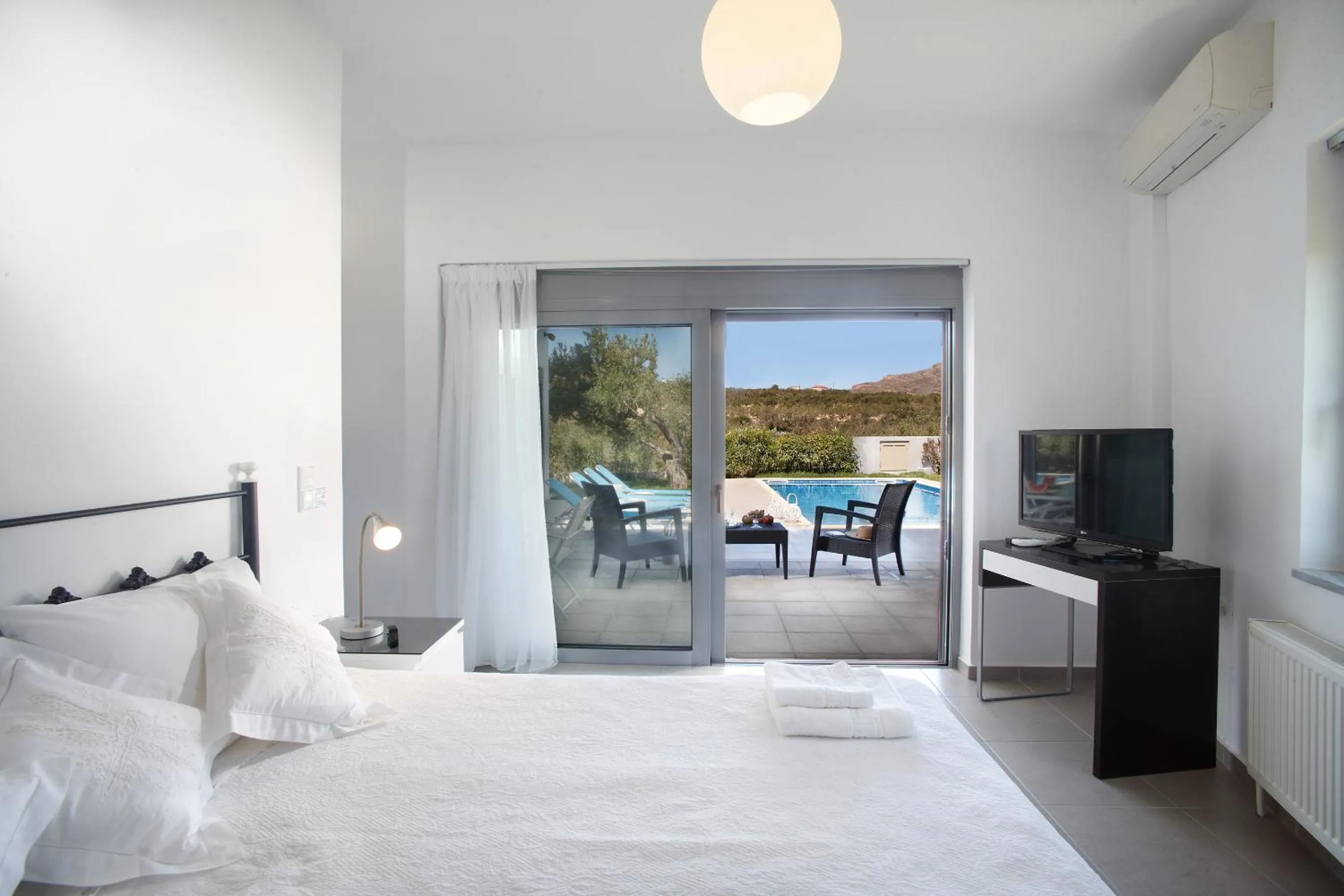 TV and multimedia, Bed in Gramvousa Villas