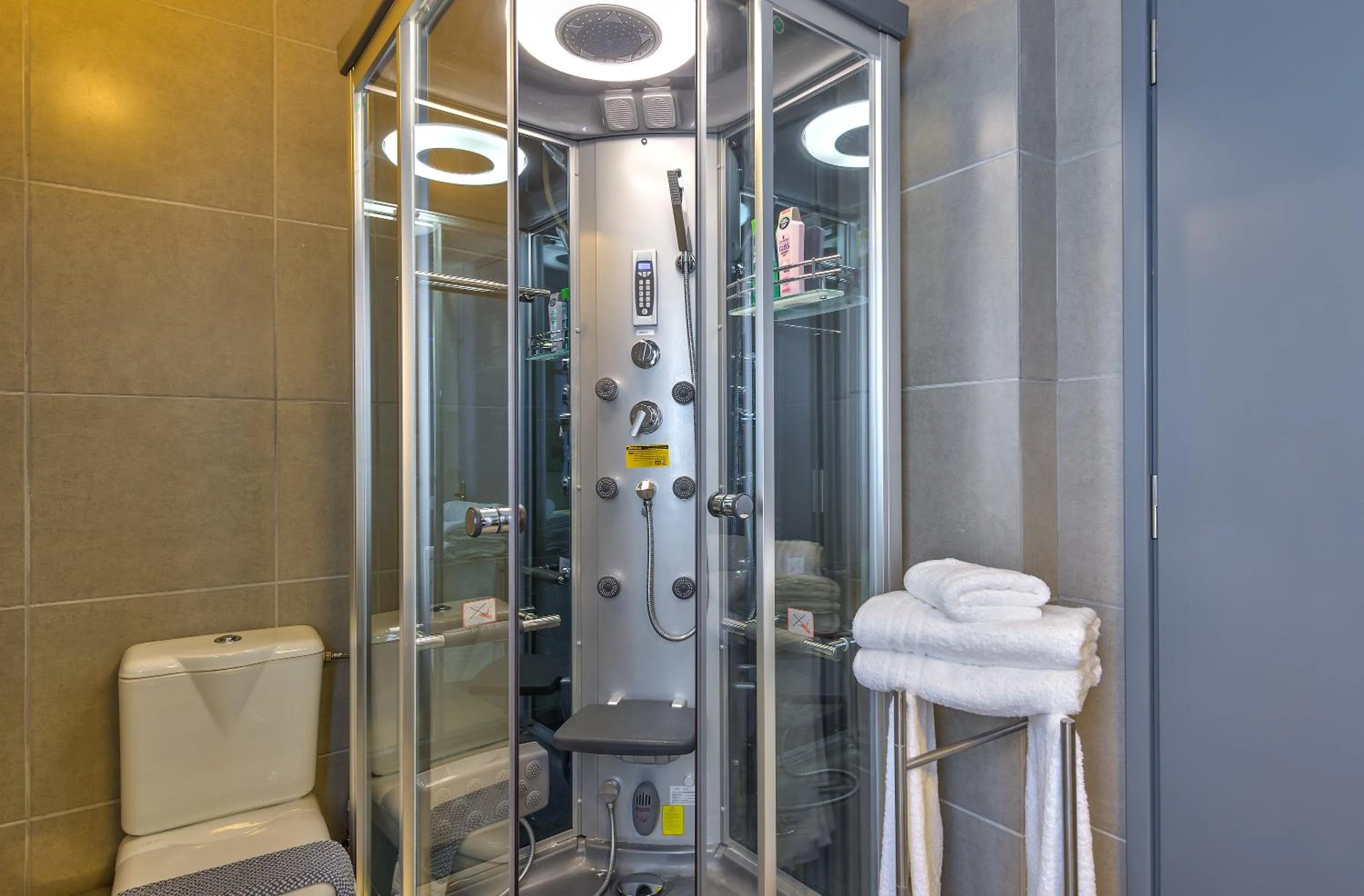 Shower in Gramvousa Villas
