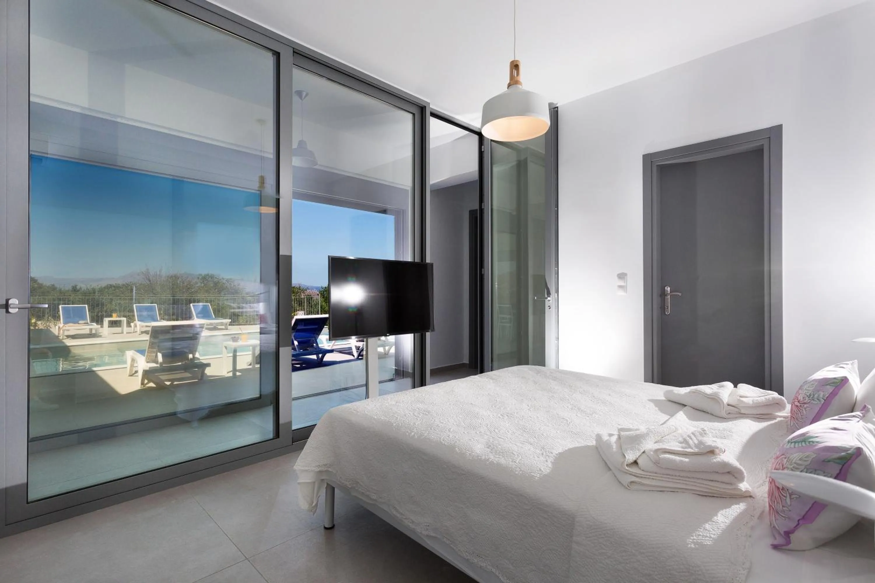 Bed in Gramvousa Villas