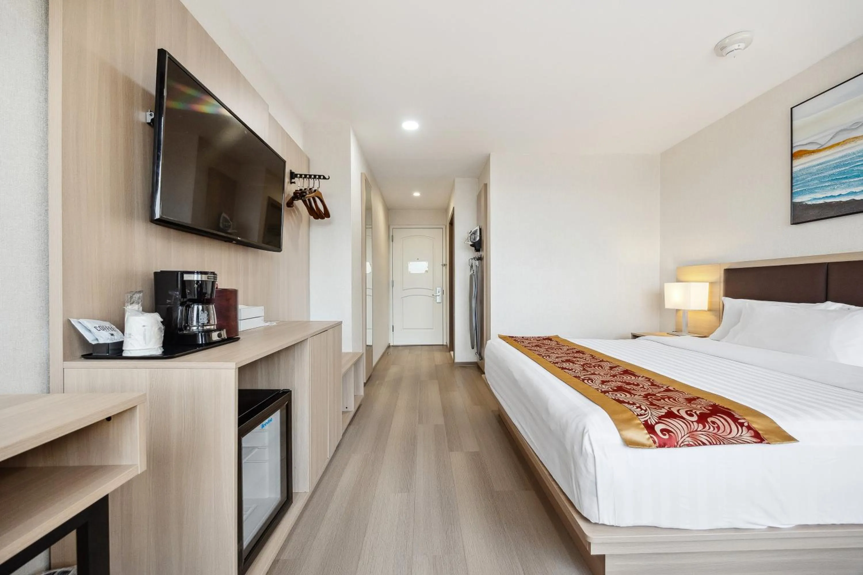 Bed in Ramada by Wyndham Flushing Queens