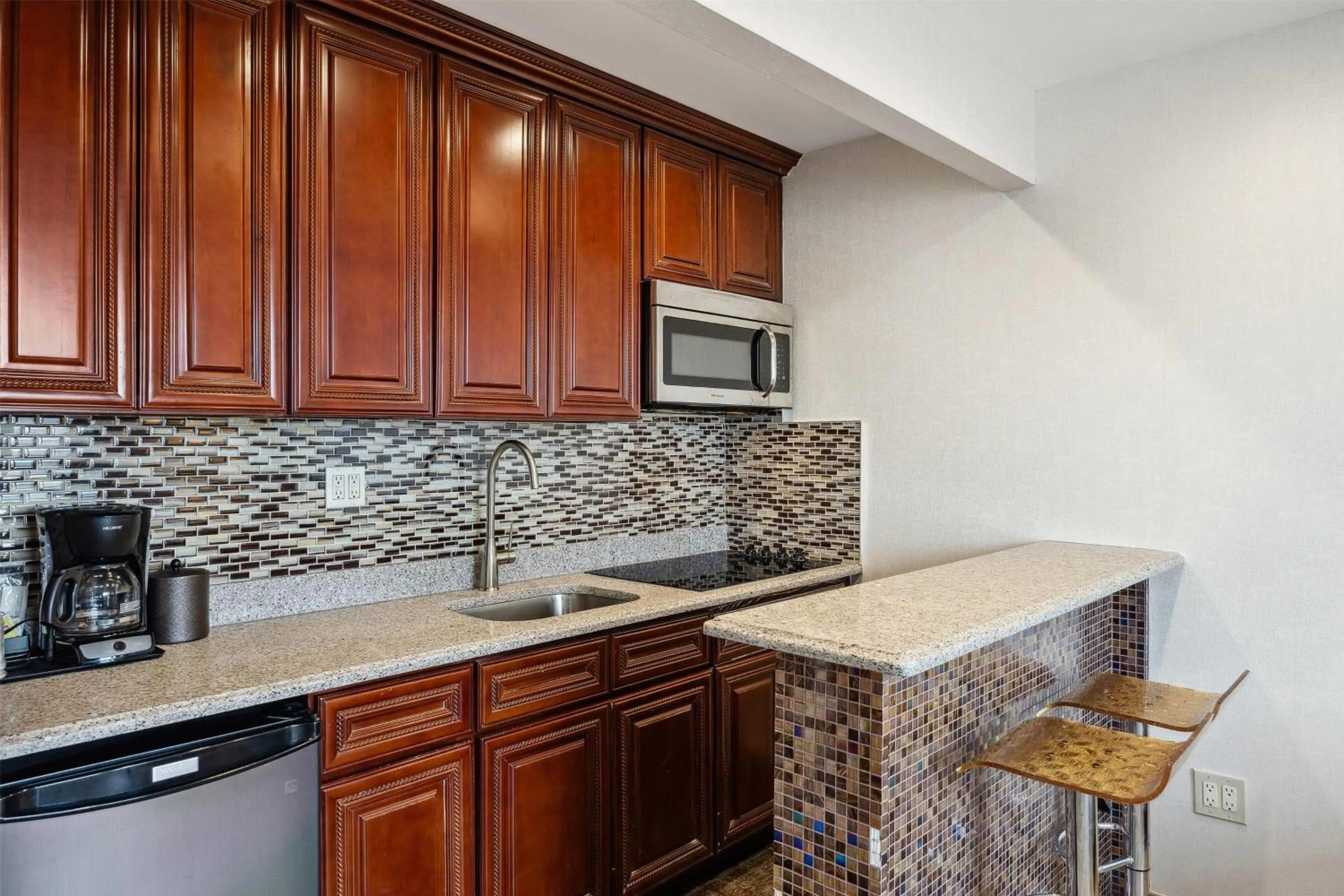 Photo of the whole room in Ramada by Wyndham Flushing Queens