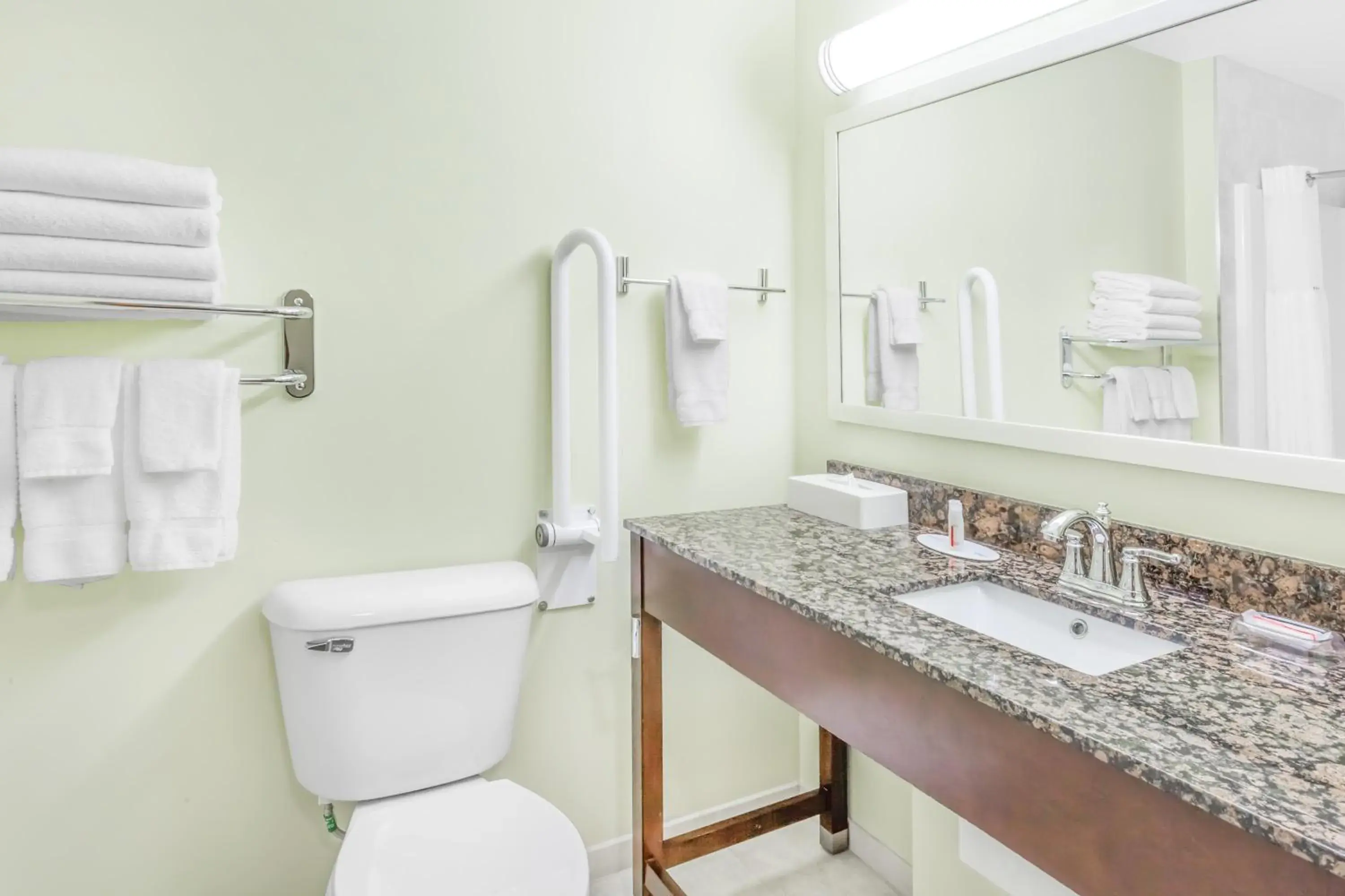 One-Bedroom Suite with One King Bed and One Queen Bed - Non-Smoking in Ramada by Wyndham Carlyle One-Bedroom Suite with One King Bed and One Queen Bed - Non-Smoking in Ramada by Wyndham Carlyle