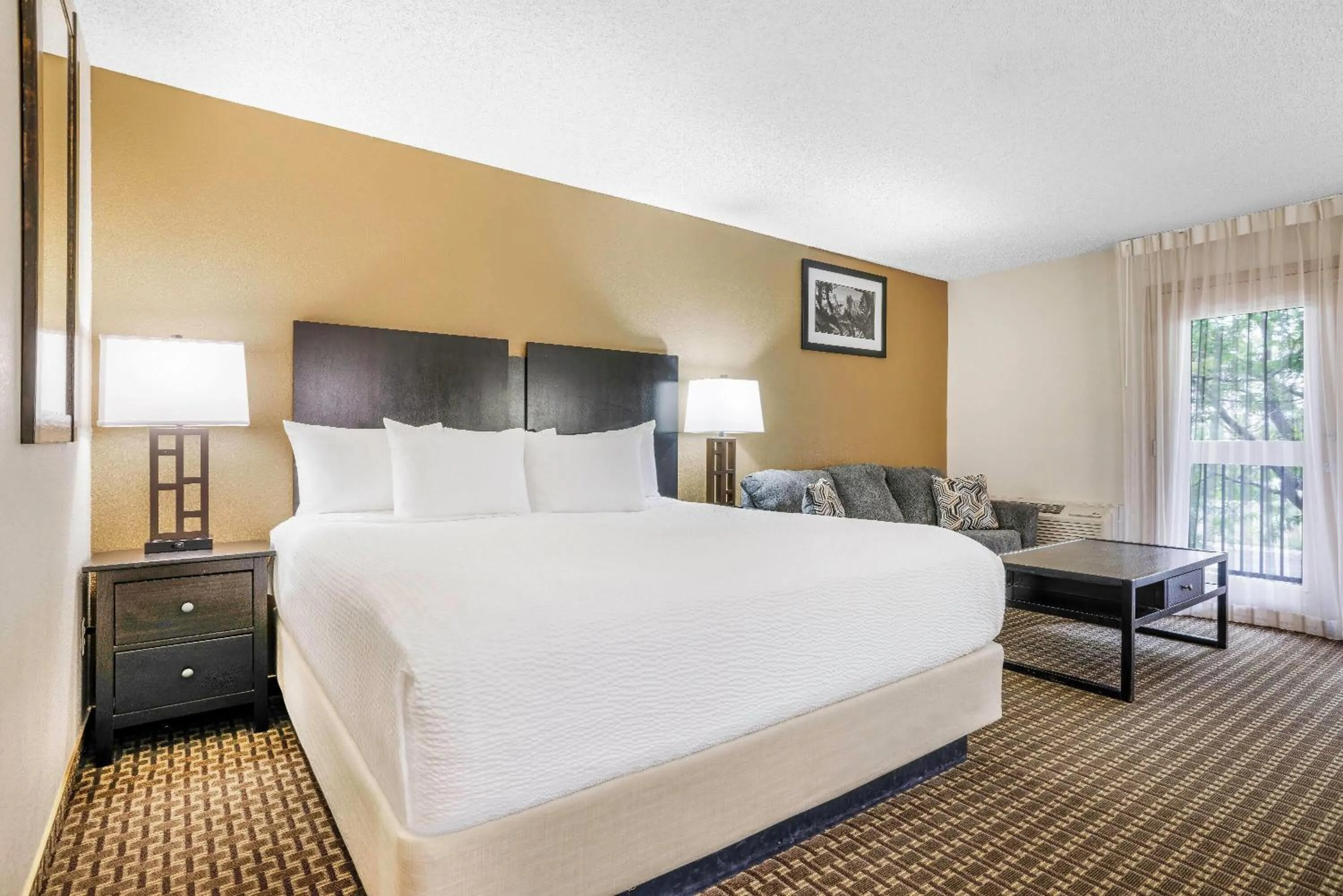 Photo of the whole room, Bed in Baymont by Wyndham Cortez