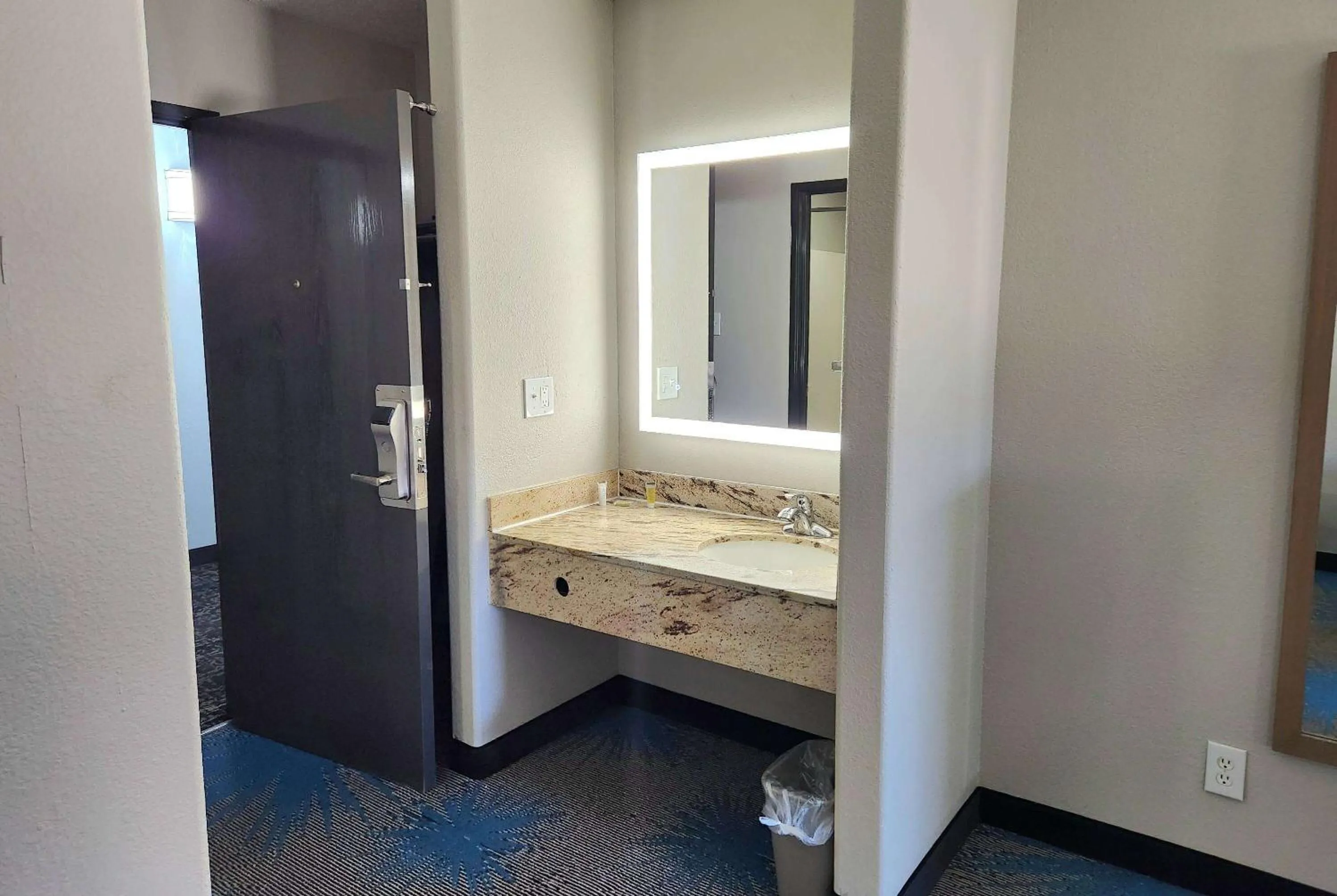 Photo of the whole room in Days Inn & Suites by Wyndham New Iberia