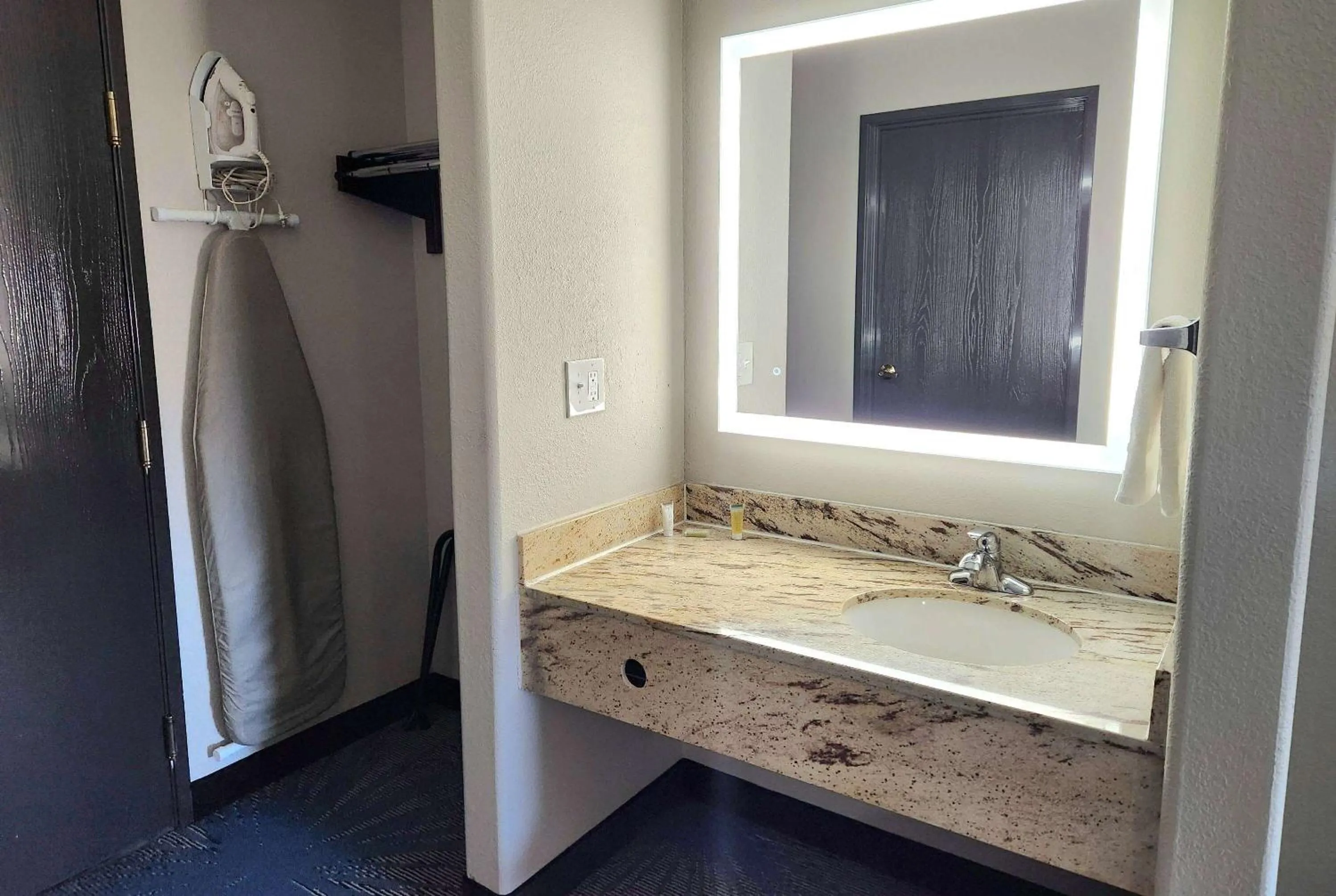 Photo of the whole room in Days Inn & Suites by Wyndham New Iberia