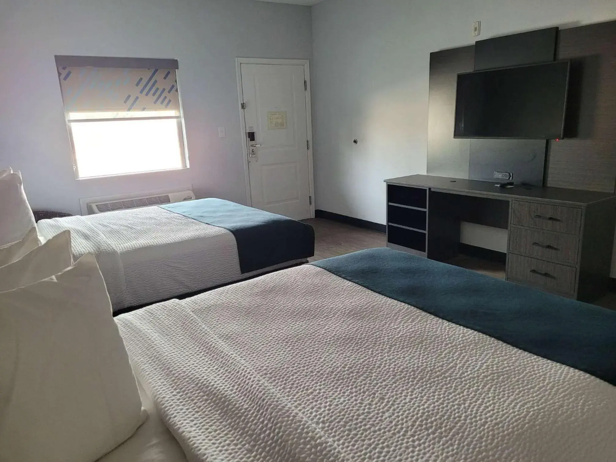 Bedroom in Studio 6 Gonzales, TX Bedroom in Studio 6 Gonzales, TX