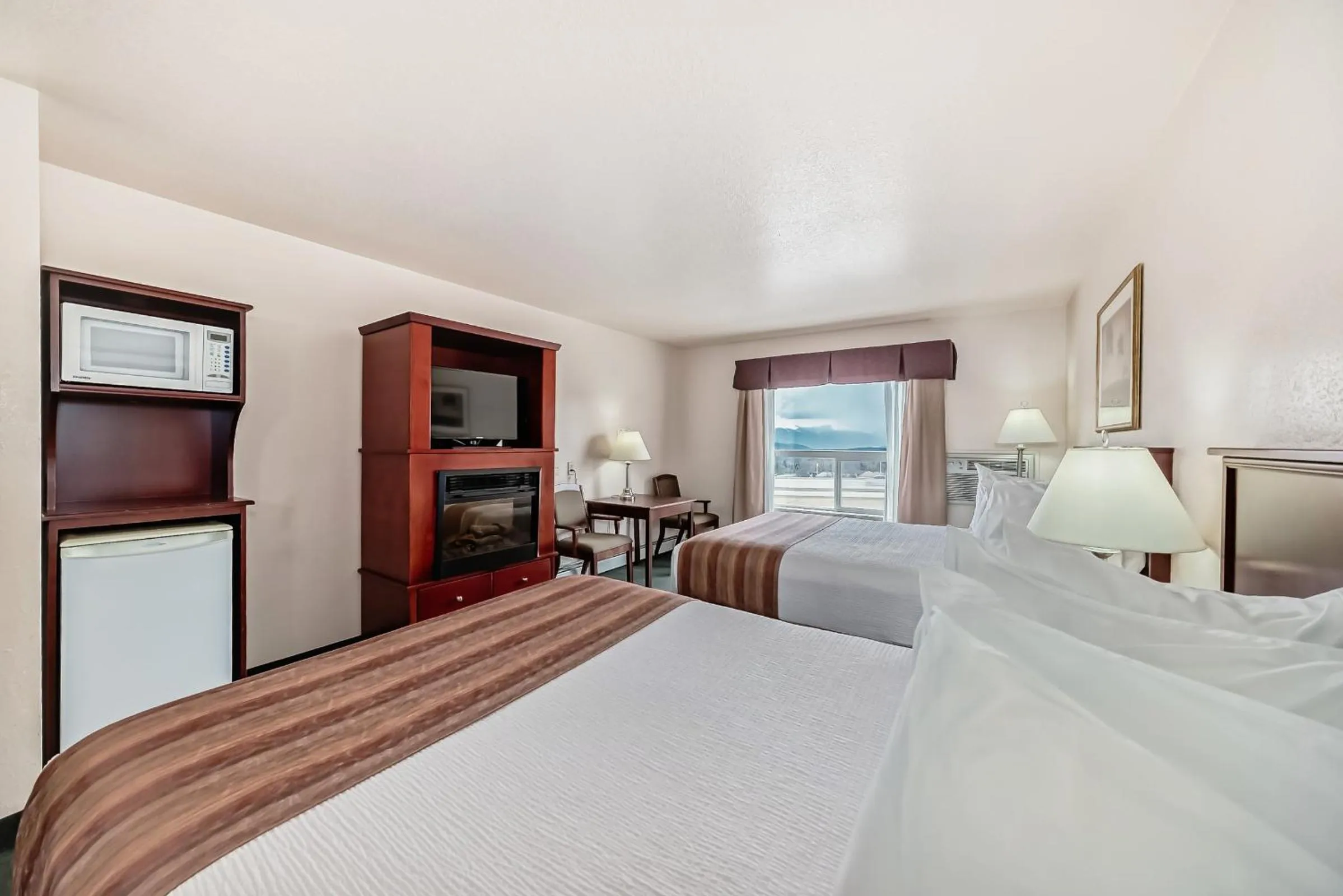Bed in Grande Cache Inn & Suites