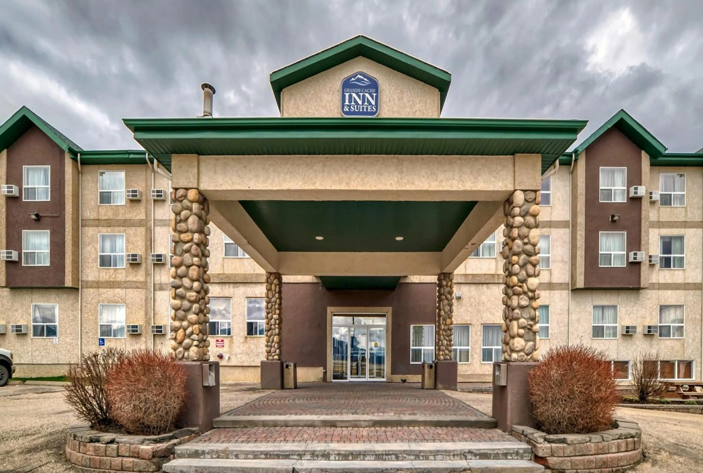 Property building in Grande Cache Inn & Suites