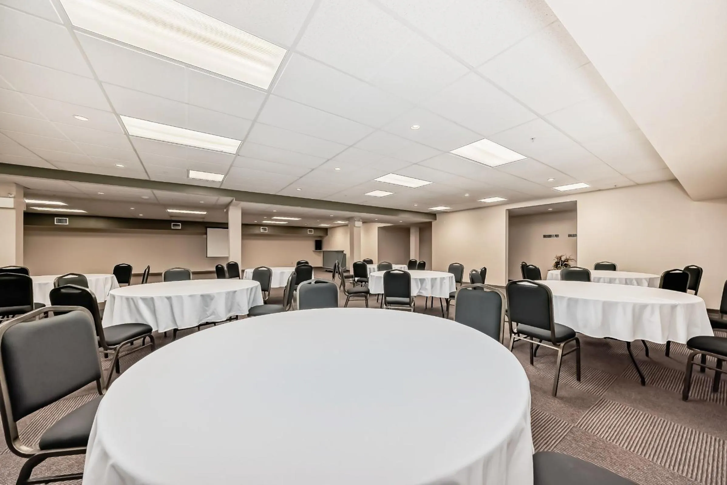 Banquet/Function facilities in Grande Cache Inn & Suites