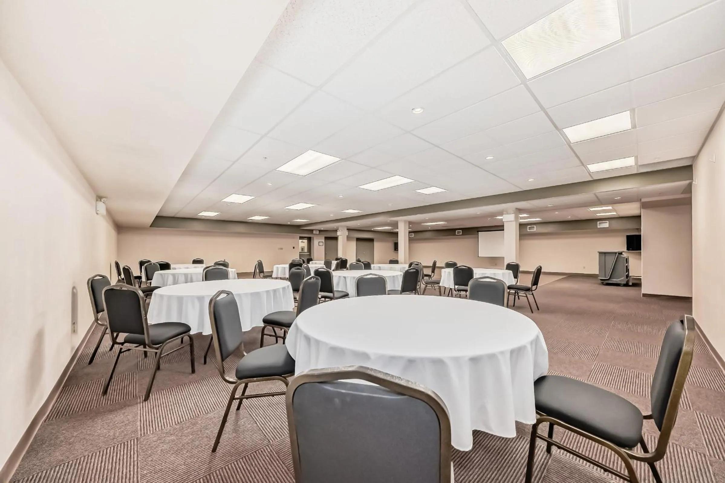 Banquet/Function facilities in Grande Cache Inn & Suites