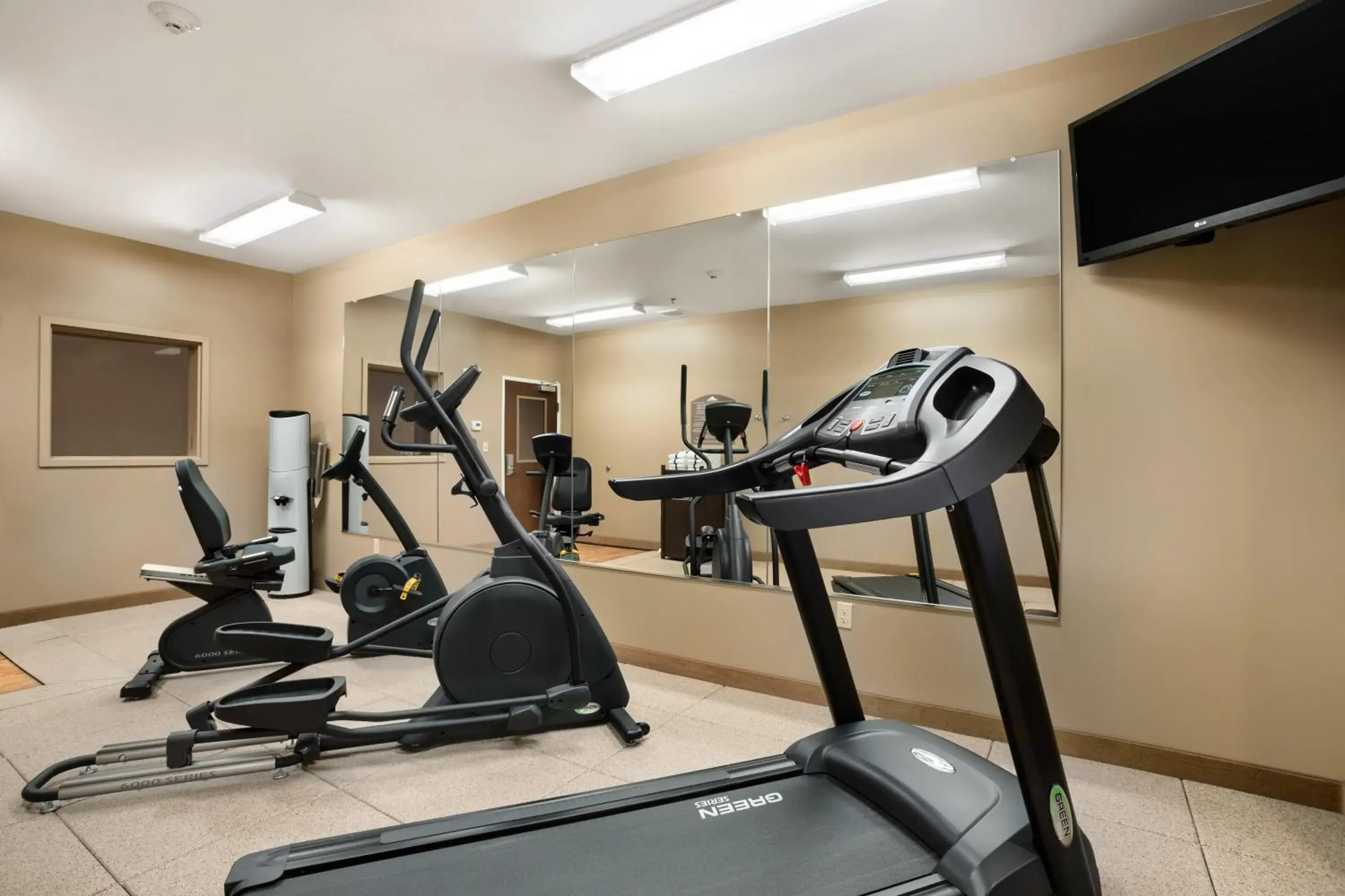 Fitness centre/facilities in Microtel Inn & Suites by Wyndham Cambridge Fitness centre/facilities in Microtel Inn & Suites by Wyndham Cambridge