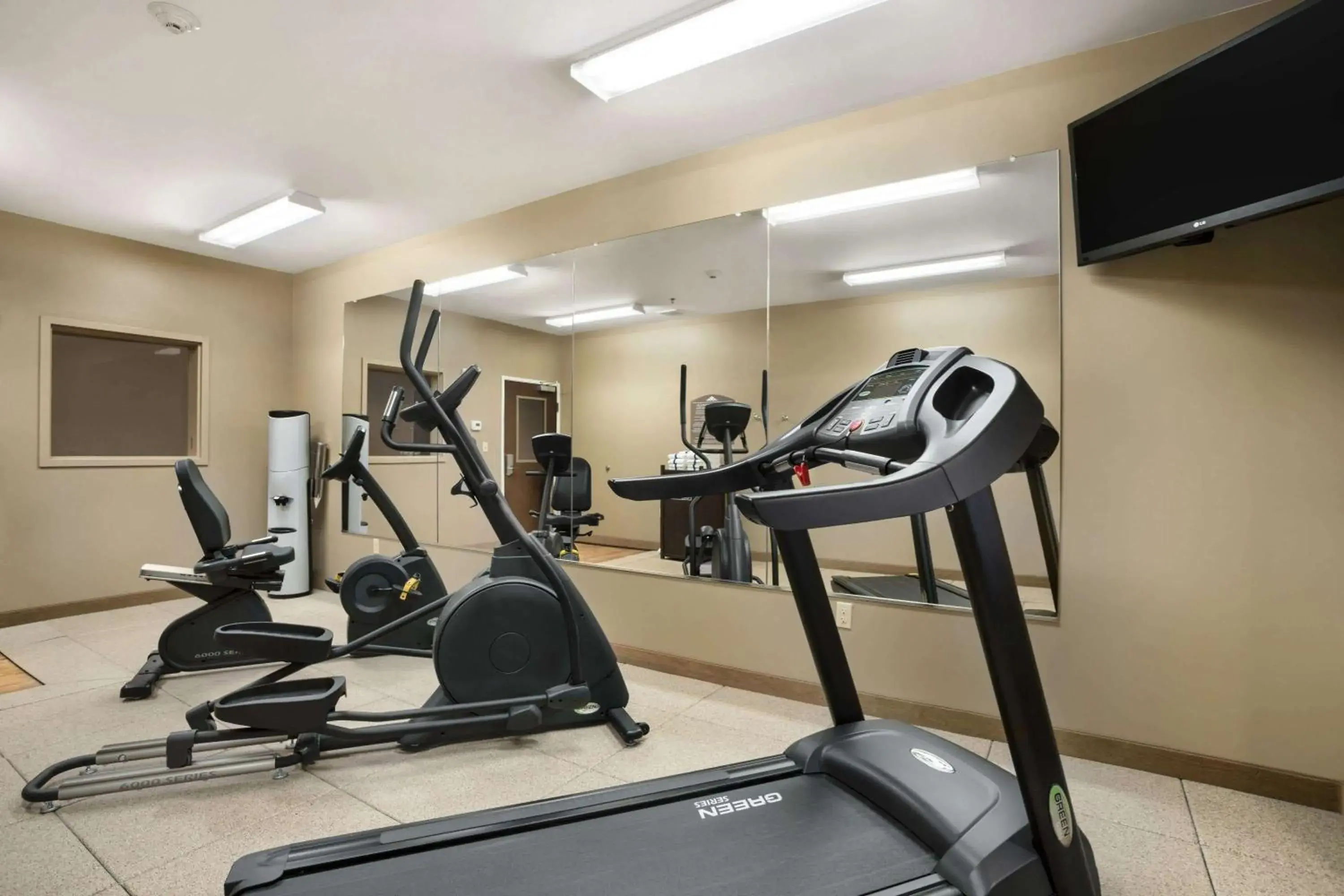 Fitness centre/facilities in Microtel Inn & Suites by Wyndham Cambridge Fitness centre/facilities in Microtel Inn & Suites by Wyndham Cambridge