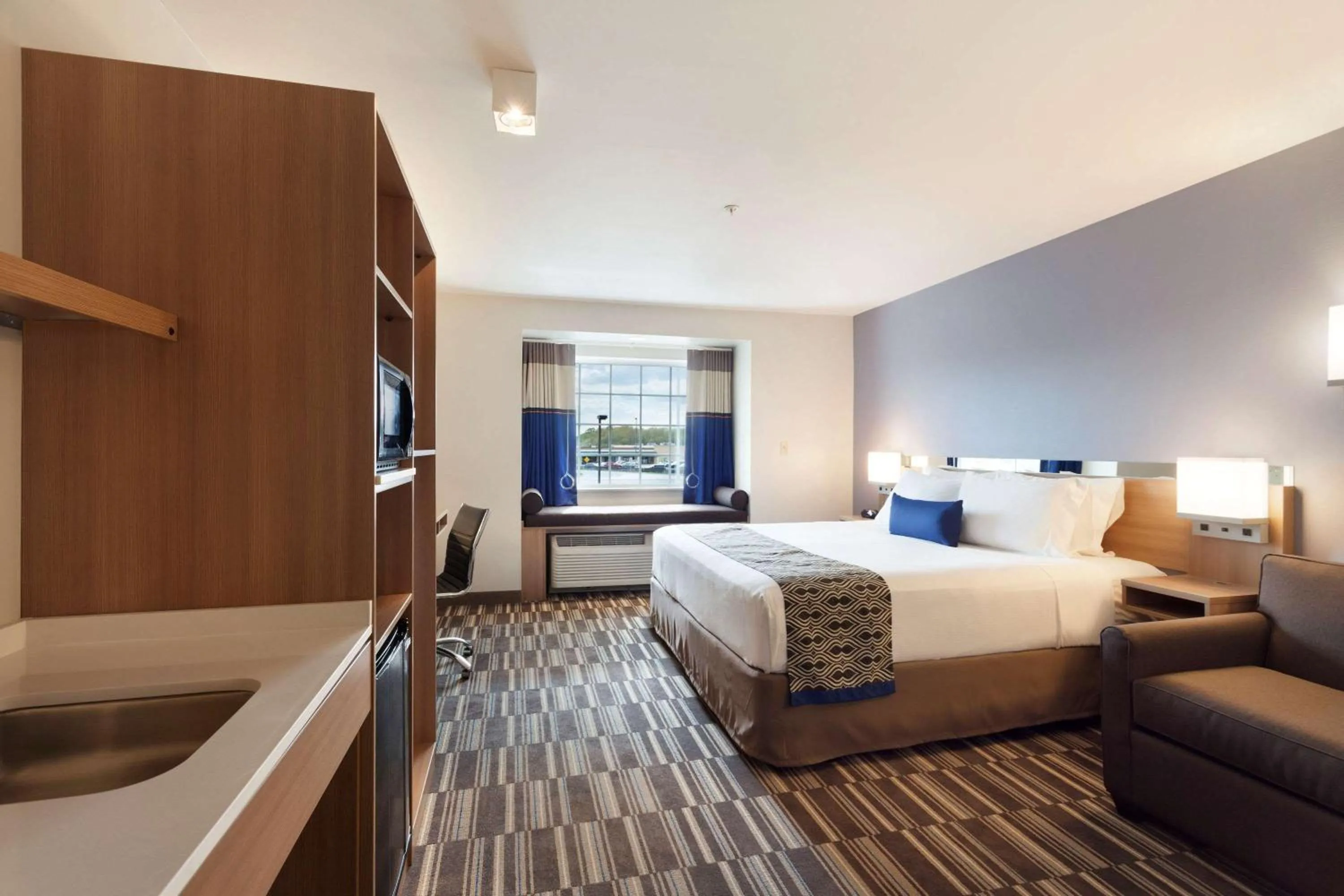 Photo of the whole room, Bed in Microtel Inn & Suites by Wyndham Georgetown Delaware Beaches