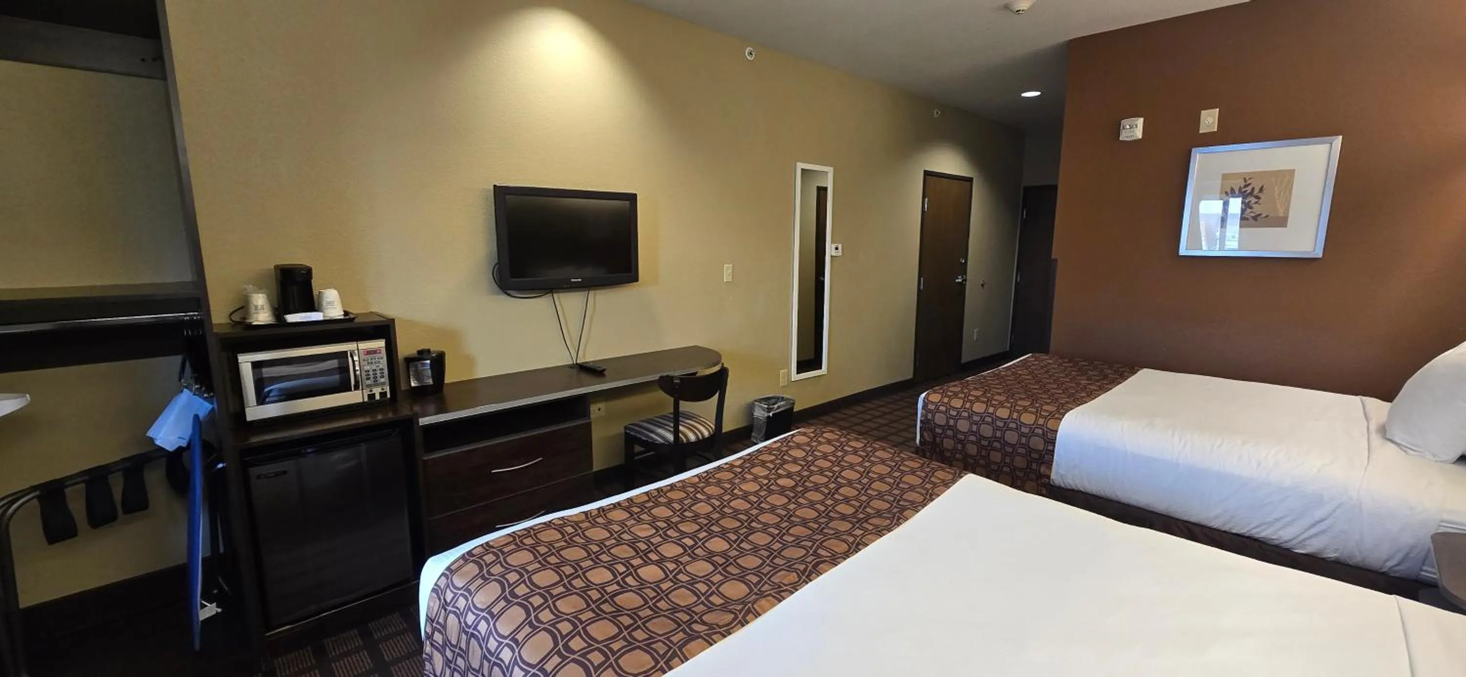 Photo of the whole room, Bed in Microtel Inn & Suites by Wyndham Odessa TX