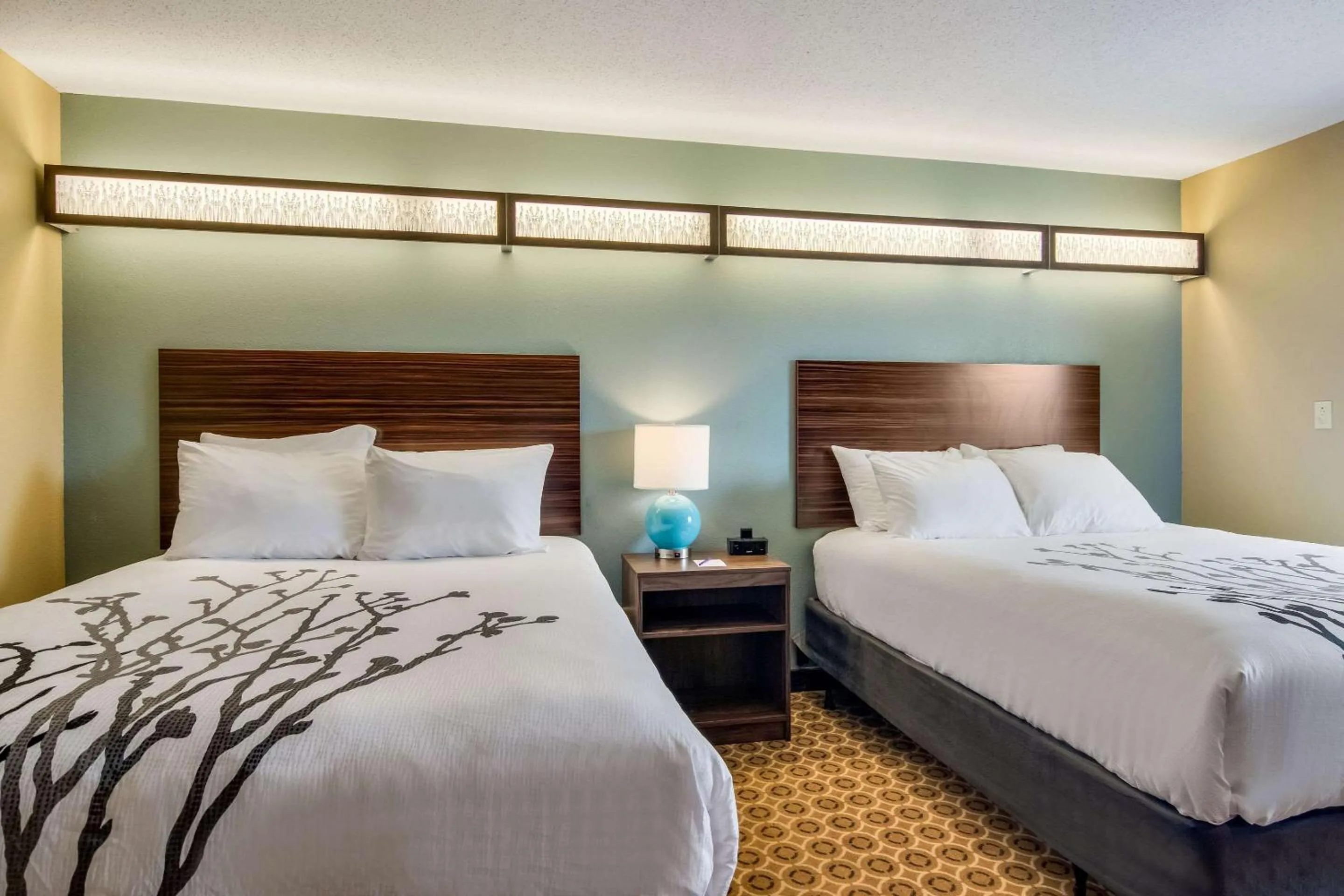 Bedroom in Sleep Inn & Suites Steubenville at the University