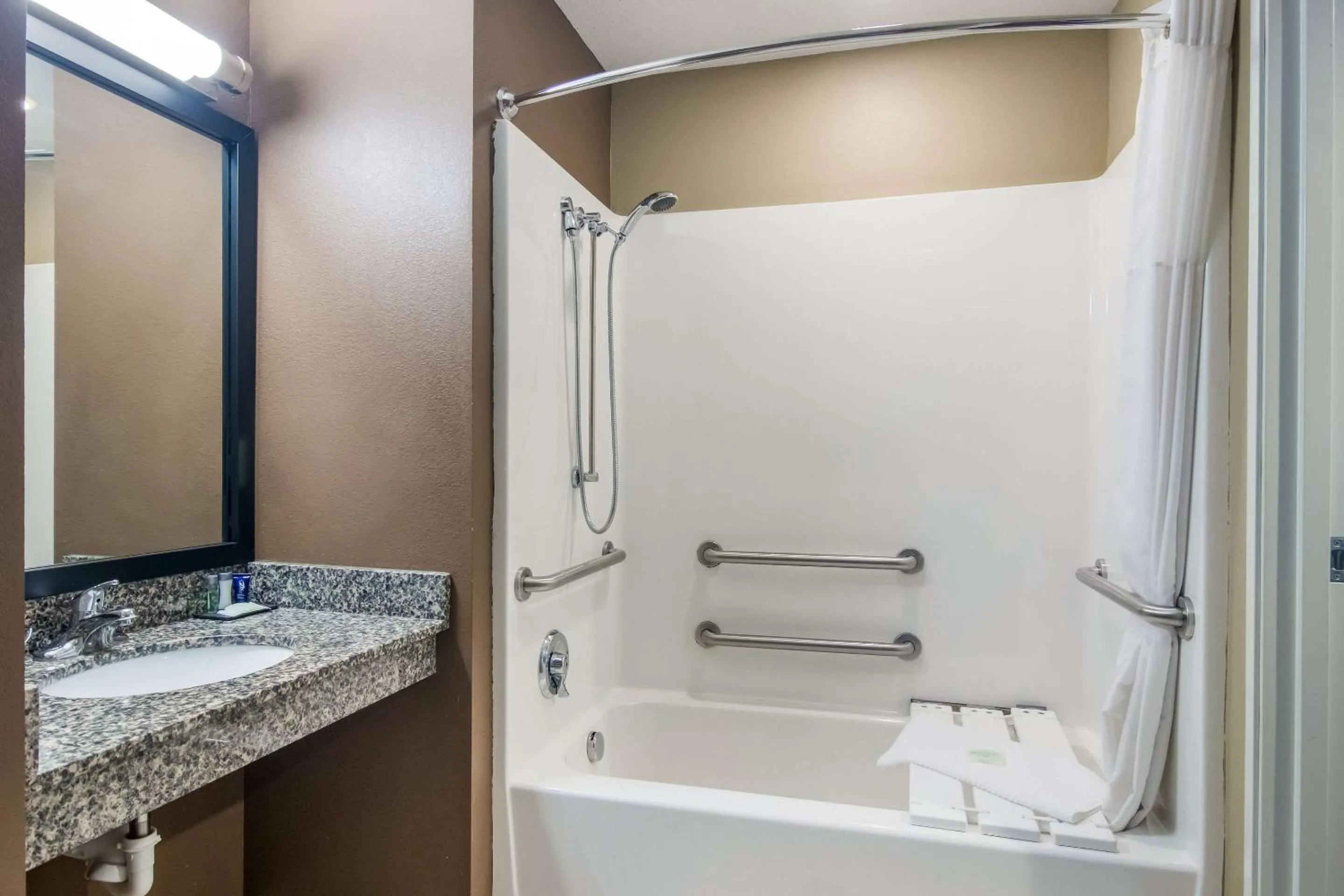 Bathroom in Sleep Inn & Suites Steubenville at the University