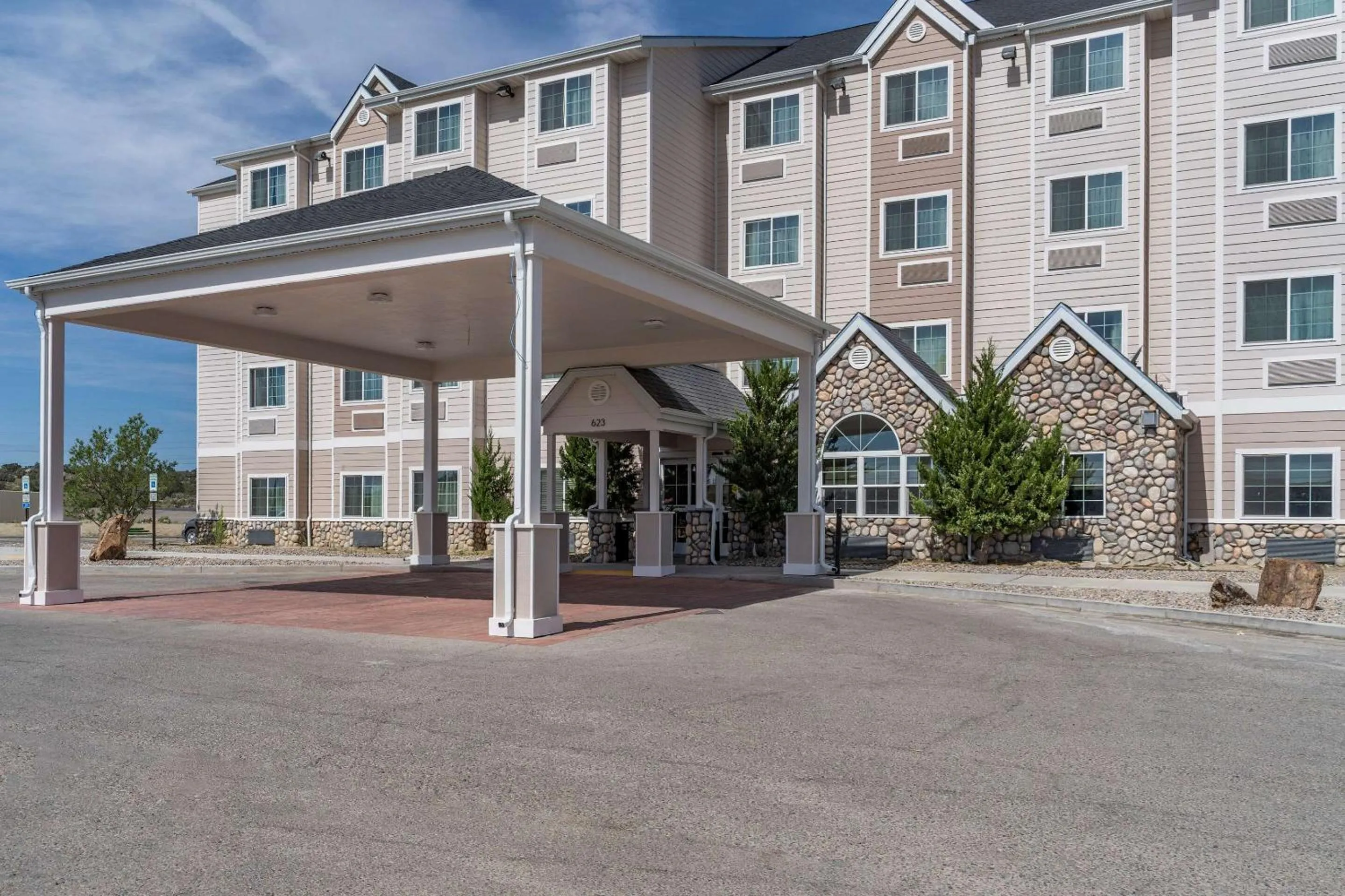 Property building in Comfort Inn & Suites