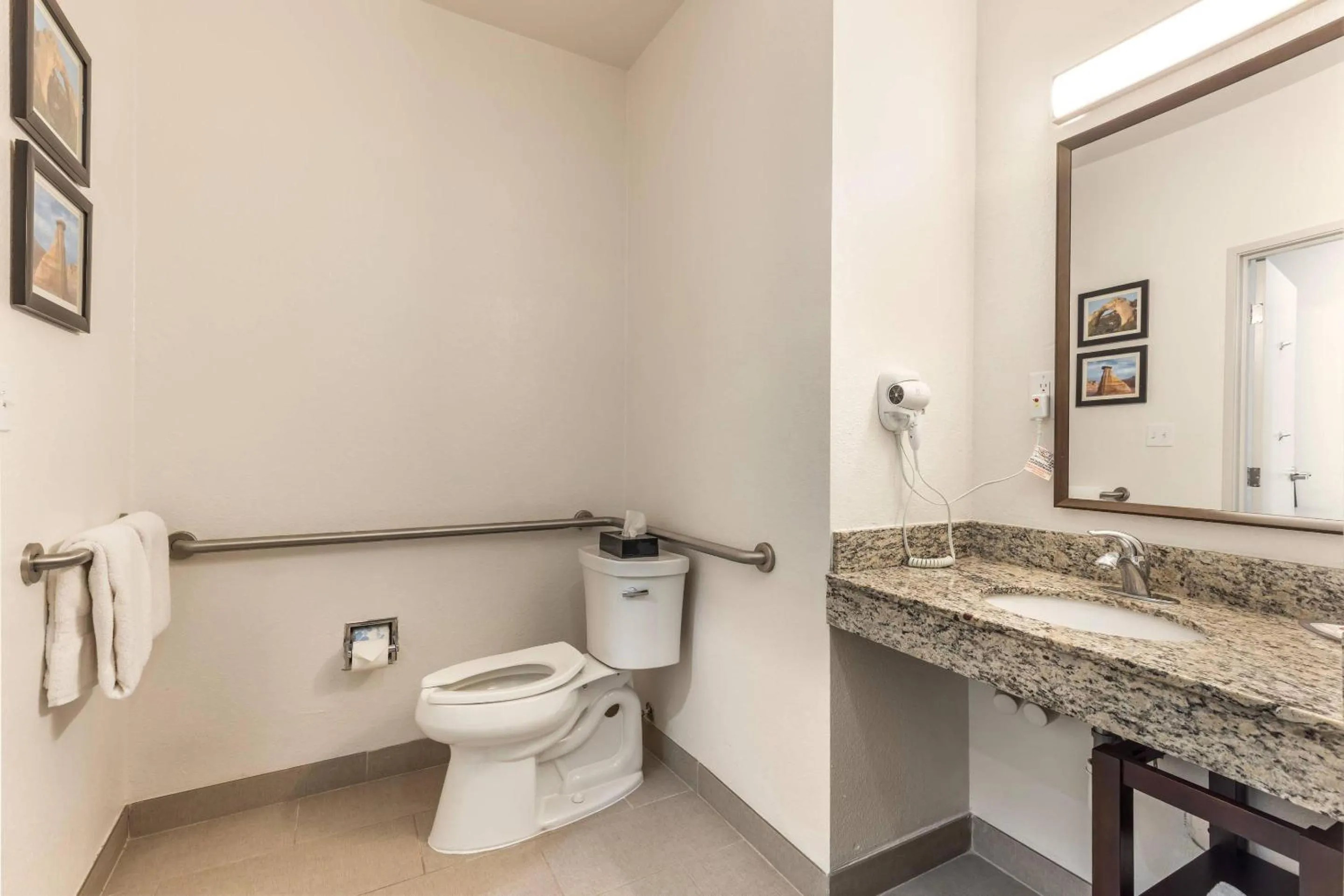 Bedroom in Comfort Inn & Suites Aztec - Farmington Area