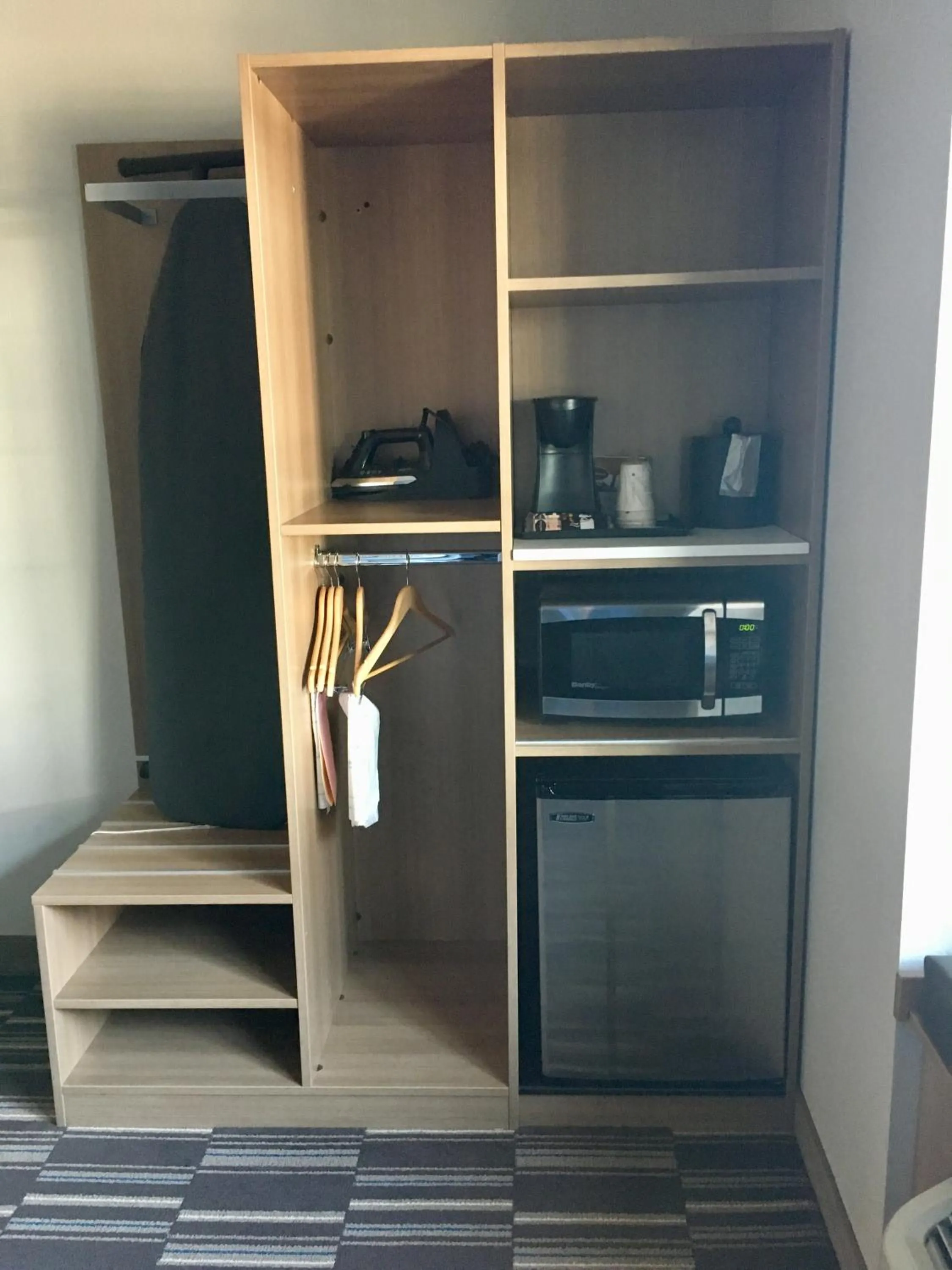 Kitchen or kitchenette in Microtel Inn & Suites By Wyndham Moorhead Fargo Area