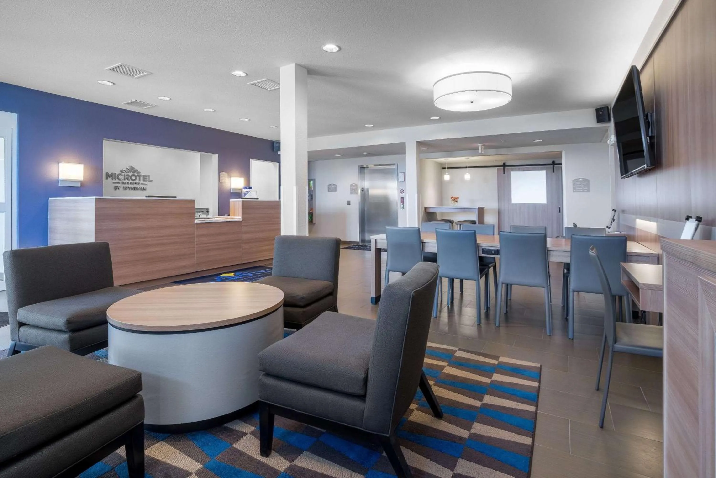 Lobby or reception in Microtel Inn & Suites By Wyndham Moorhead Fargo Area
