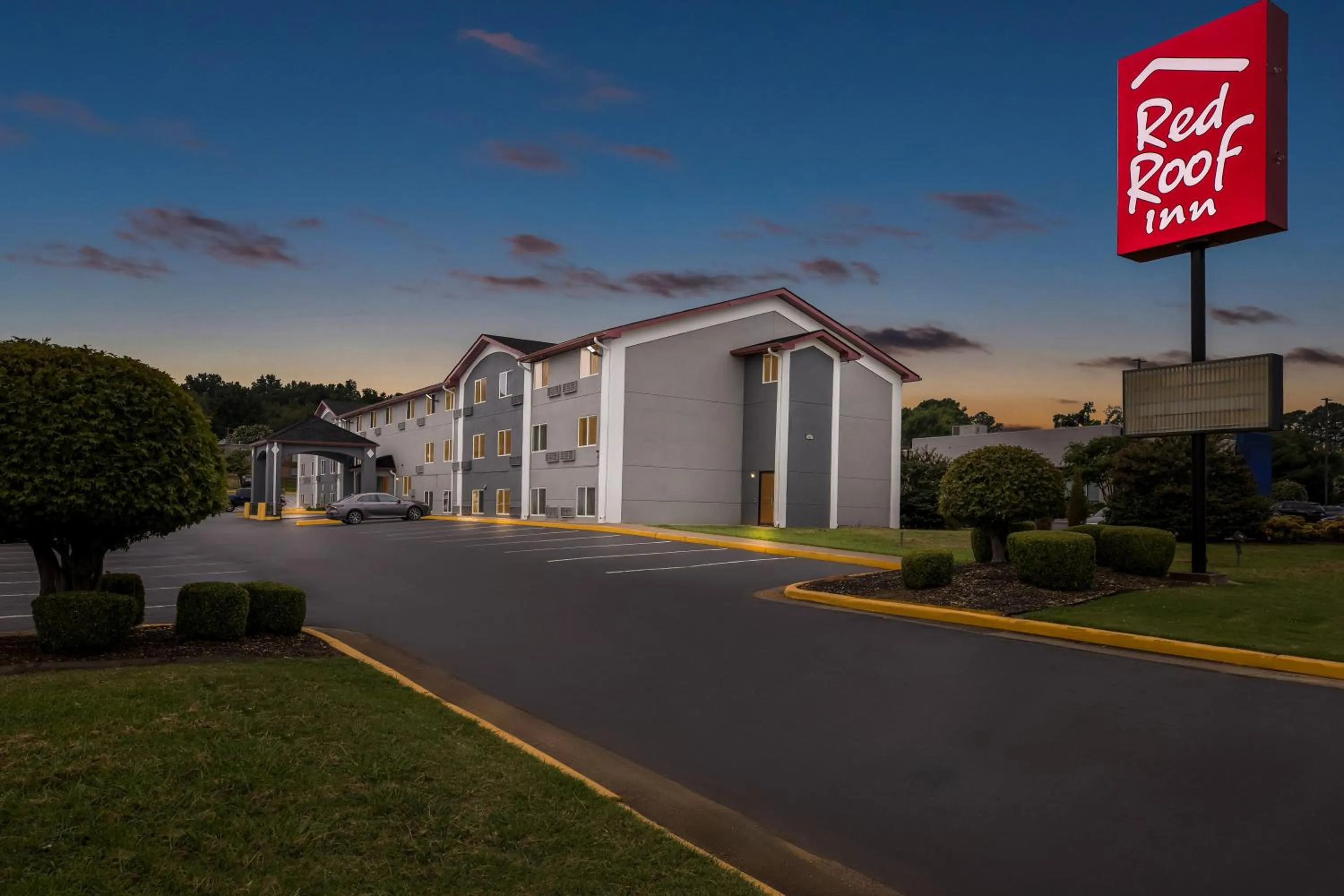 Facade/entrance in Red Roof Inn Huntsville, AL