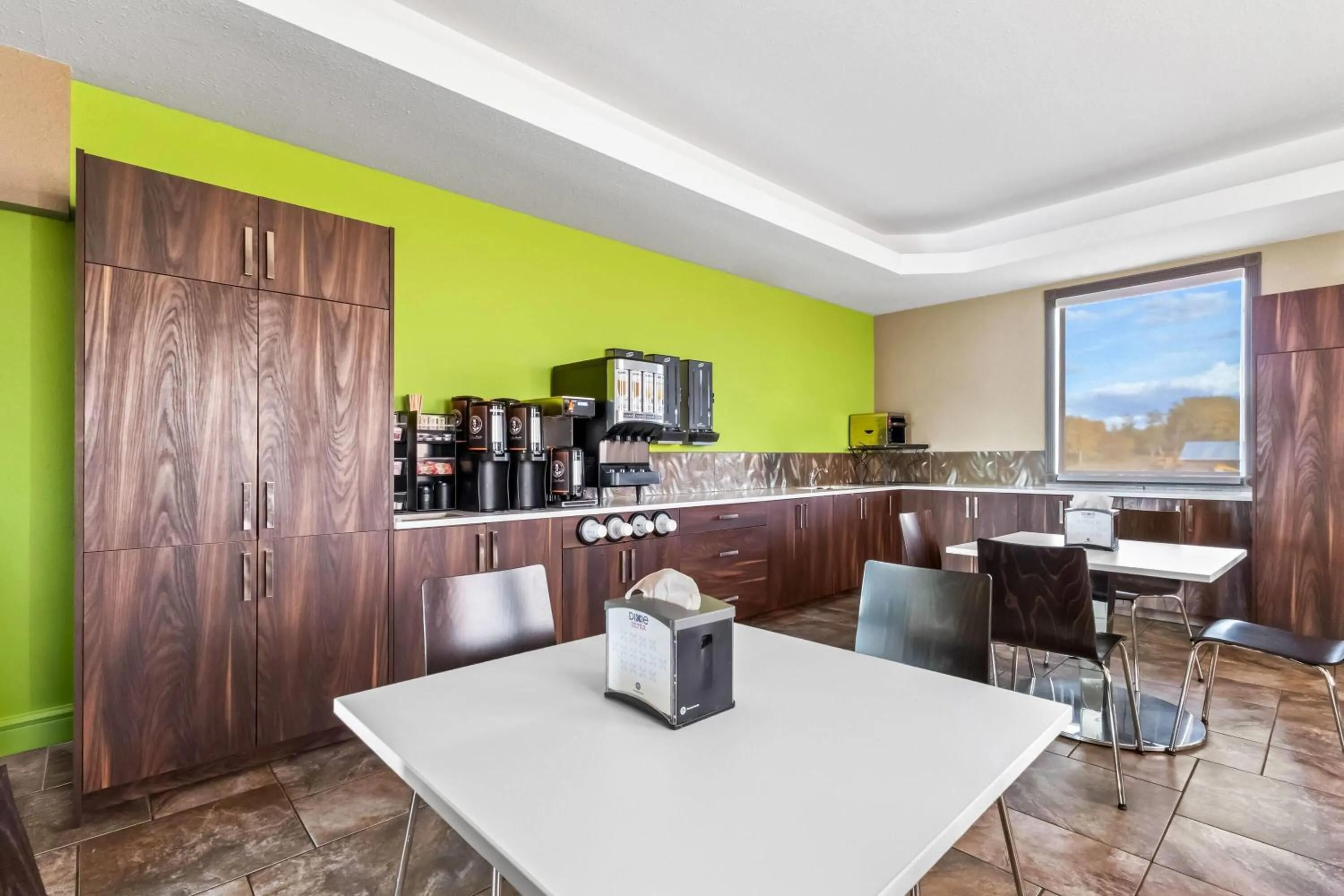 Restaurant/places to eat in Super 8 by Wyndham Prince Albert