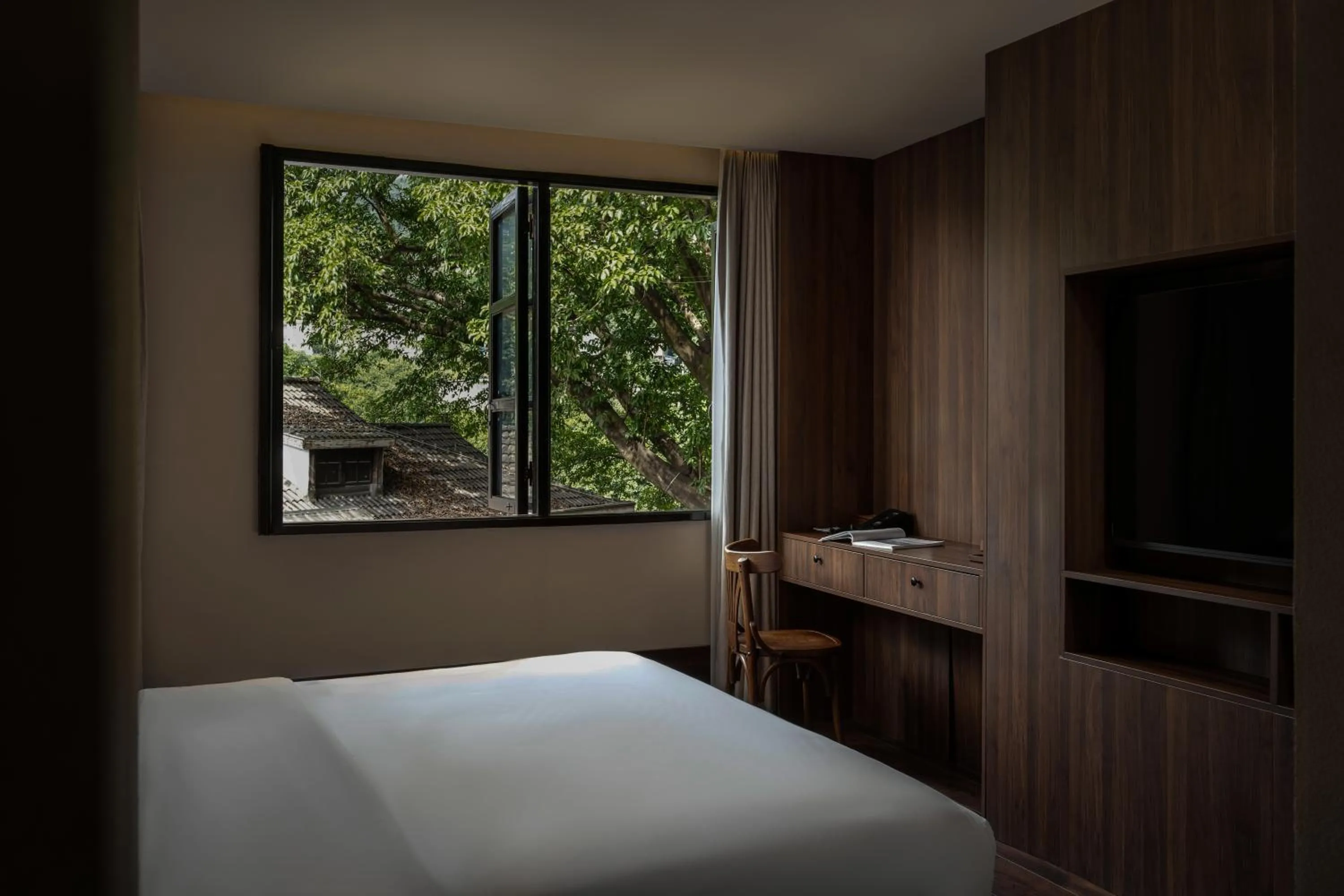 Double Room with Mountain View - single occupancy in Futon Designer Hotel-Liberation Monument&Nanbin Road Store