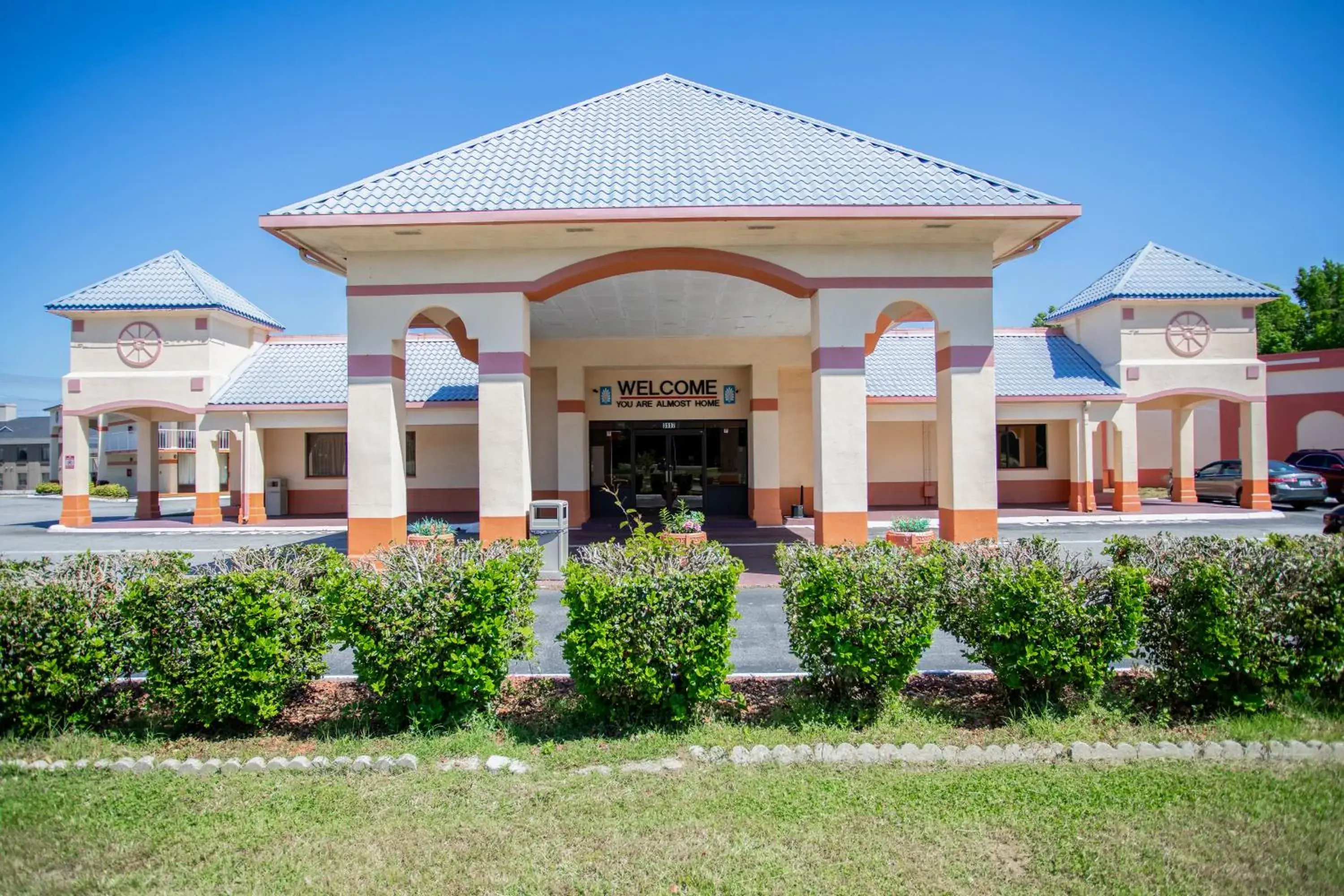 Property building in OYO hotel Greensboro east I 40 Property building in OYO hotel Greensboro east I 40