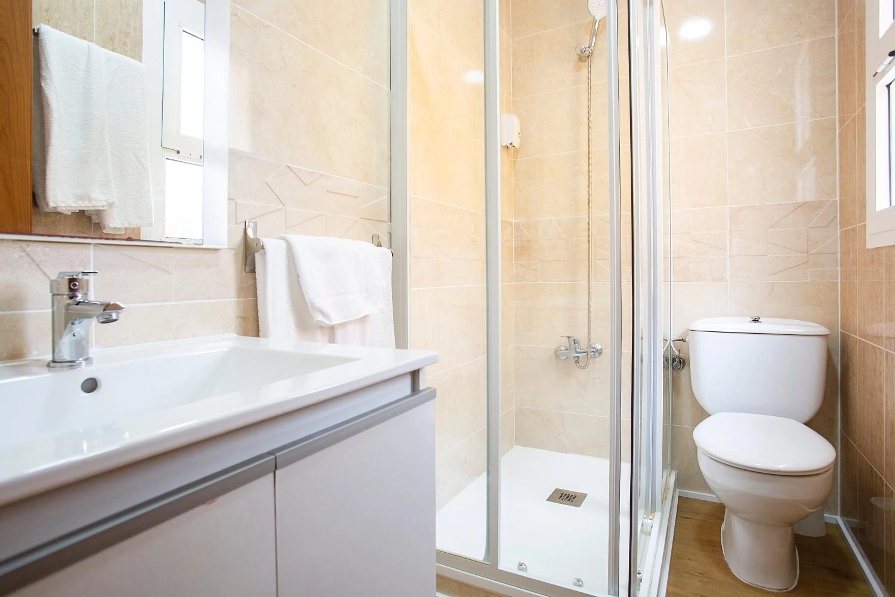 Shower in Hotel Cupidor