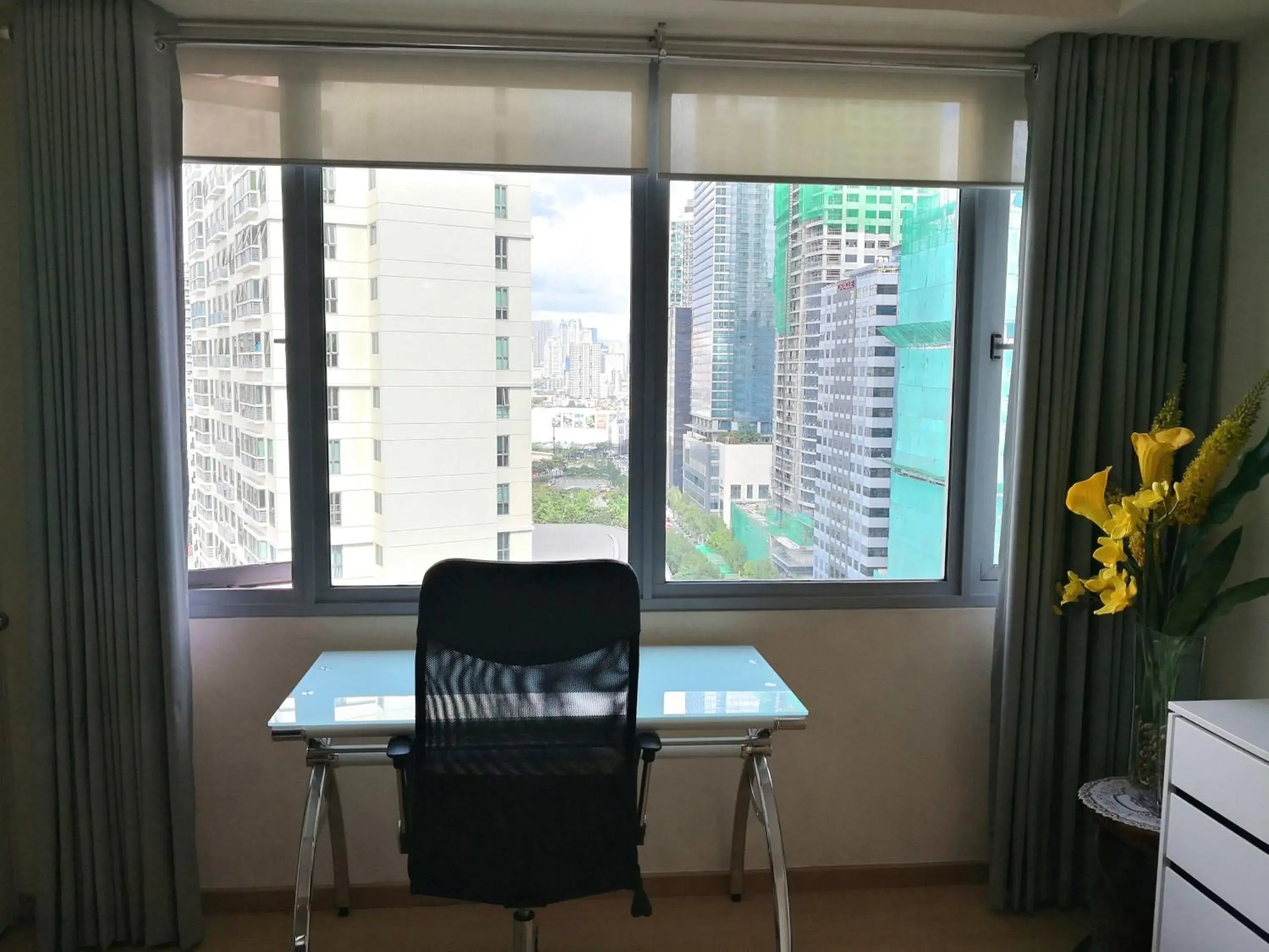 Apartment with City View in Avant Apartments at The Fort Apartment with City View in Avant Apartments at The Fort