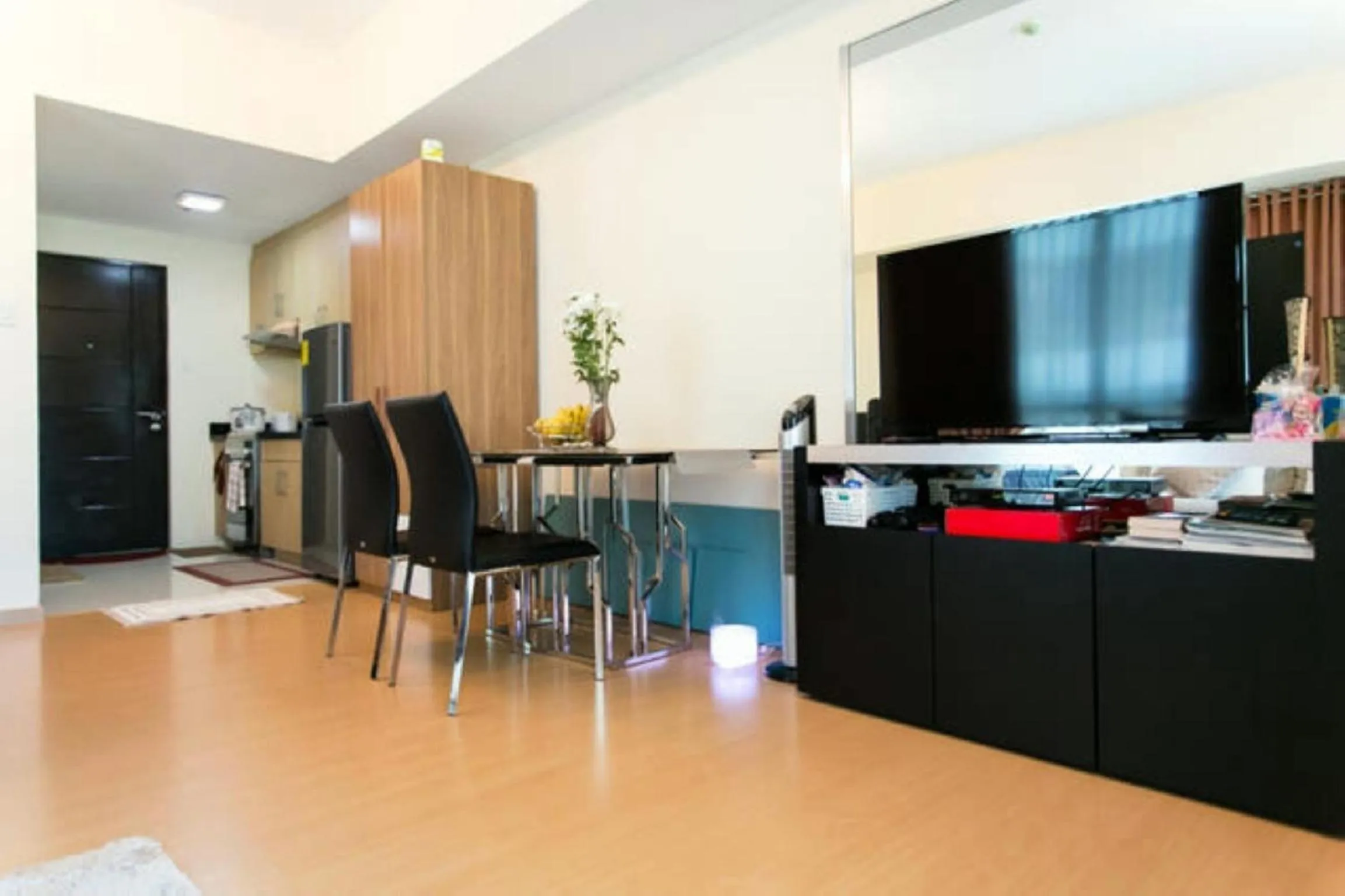 TV and multimedia in Avant Apartments at The Fort