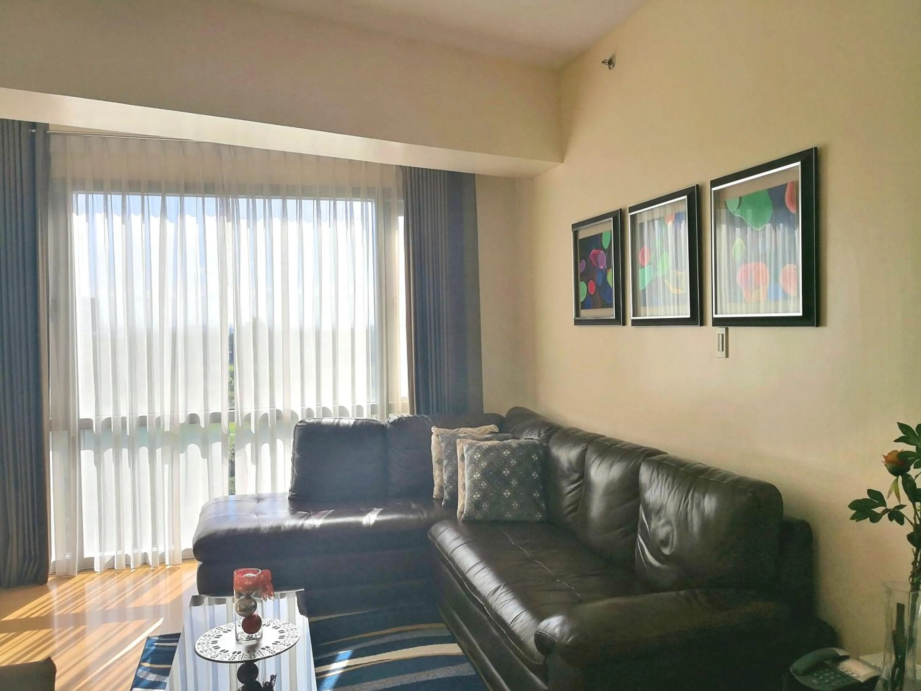 Living room in Avant Apartments at The Fort