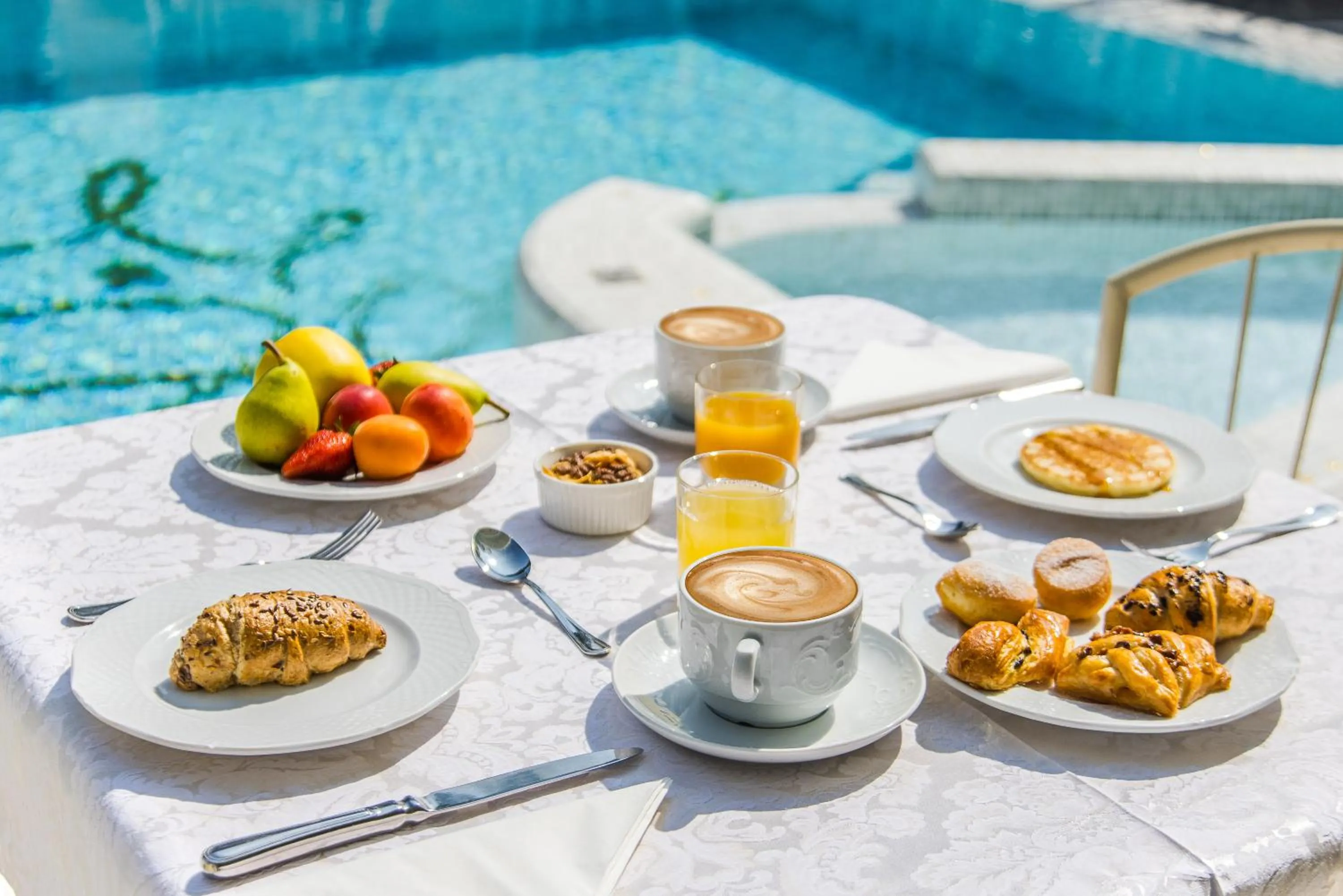 Food and drinks in Royal Boutique Hotel