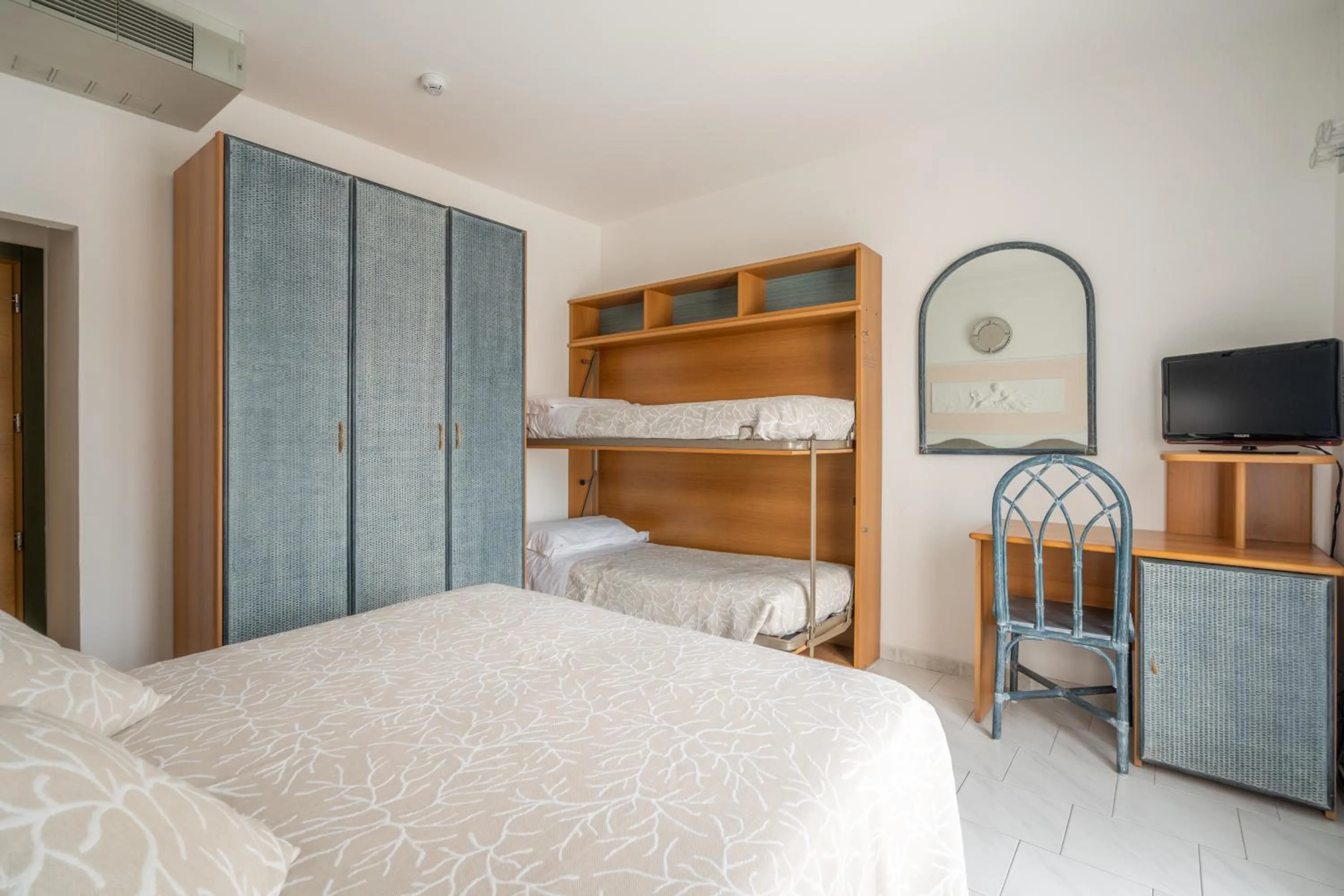 TV and multimedia in Royal Boutique Hotel