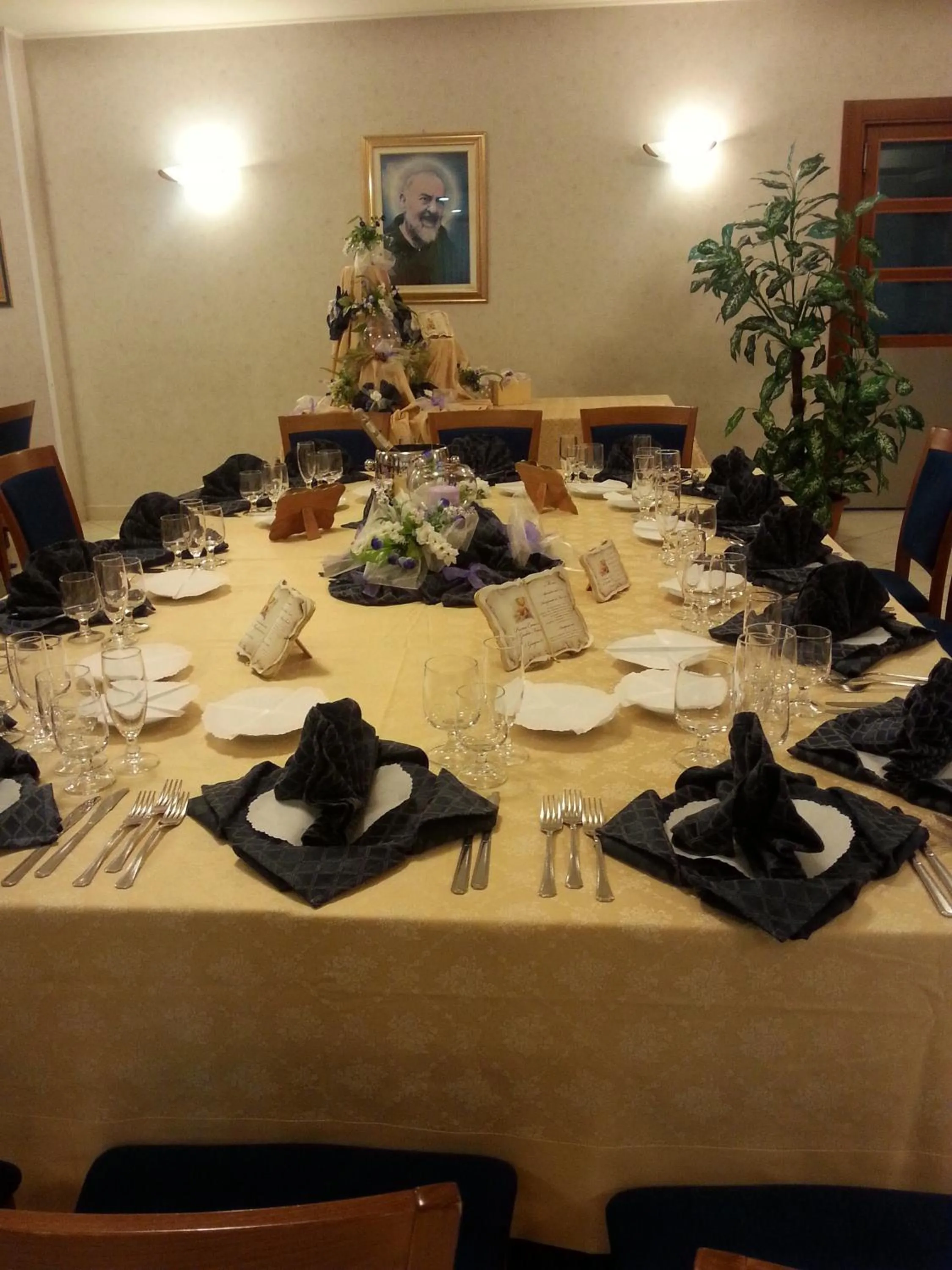 Restaurant/places to eat in Hotel Pegaso