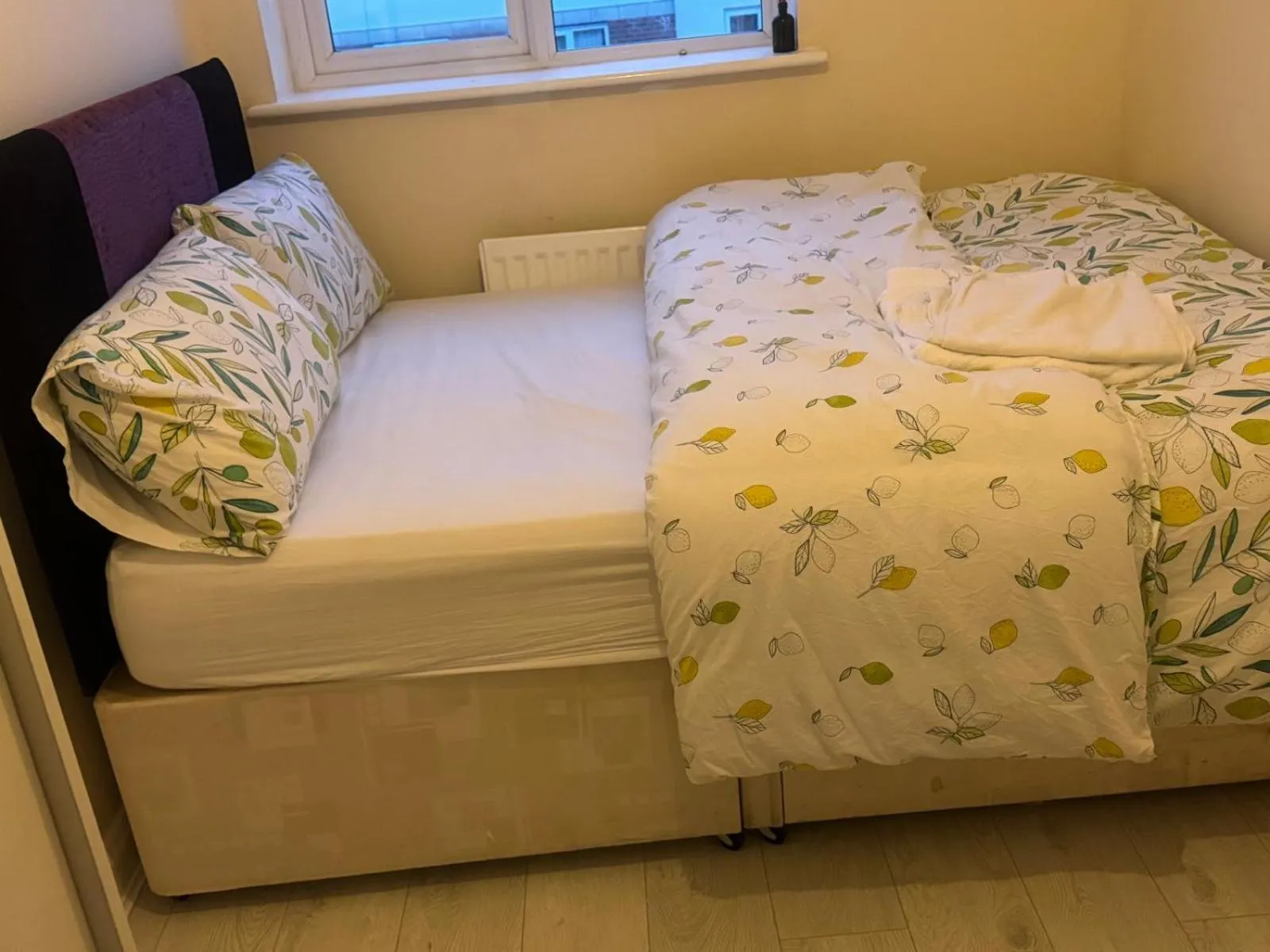 Photo of the whole room, Bed in Komegloba Mega room