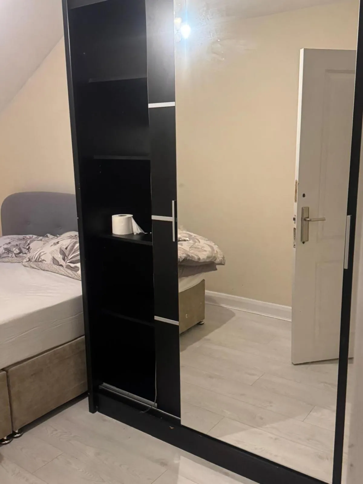 Bedroom, Bed in Komegloba Mega room