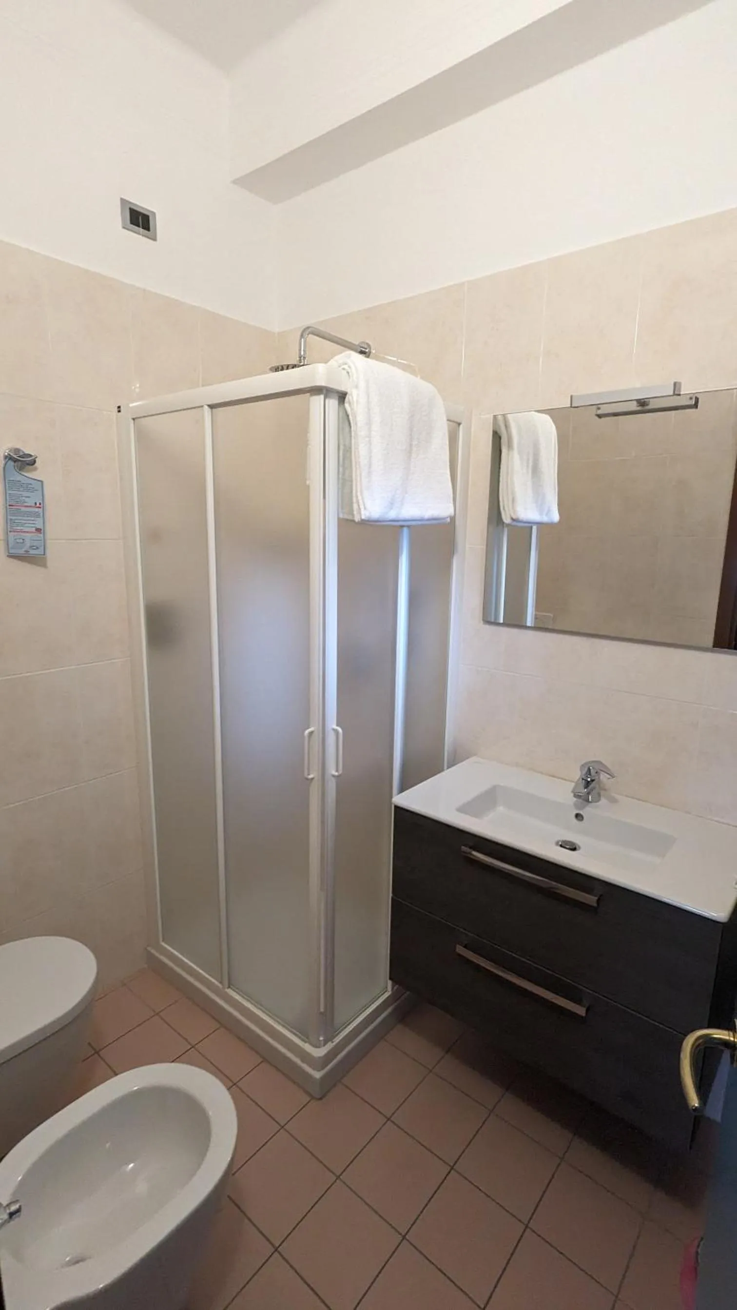 Bathroom in Hotel Ariston