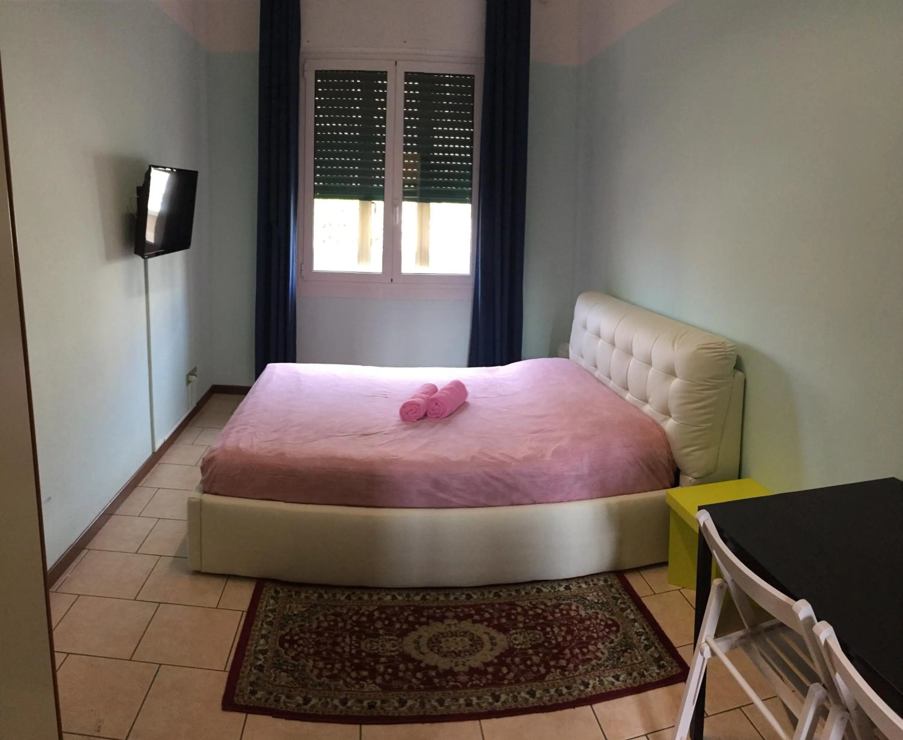 Day, Bed in Nightstars B&B