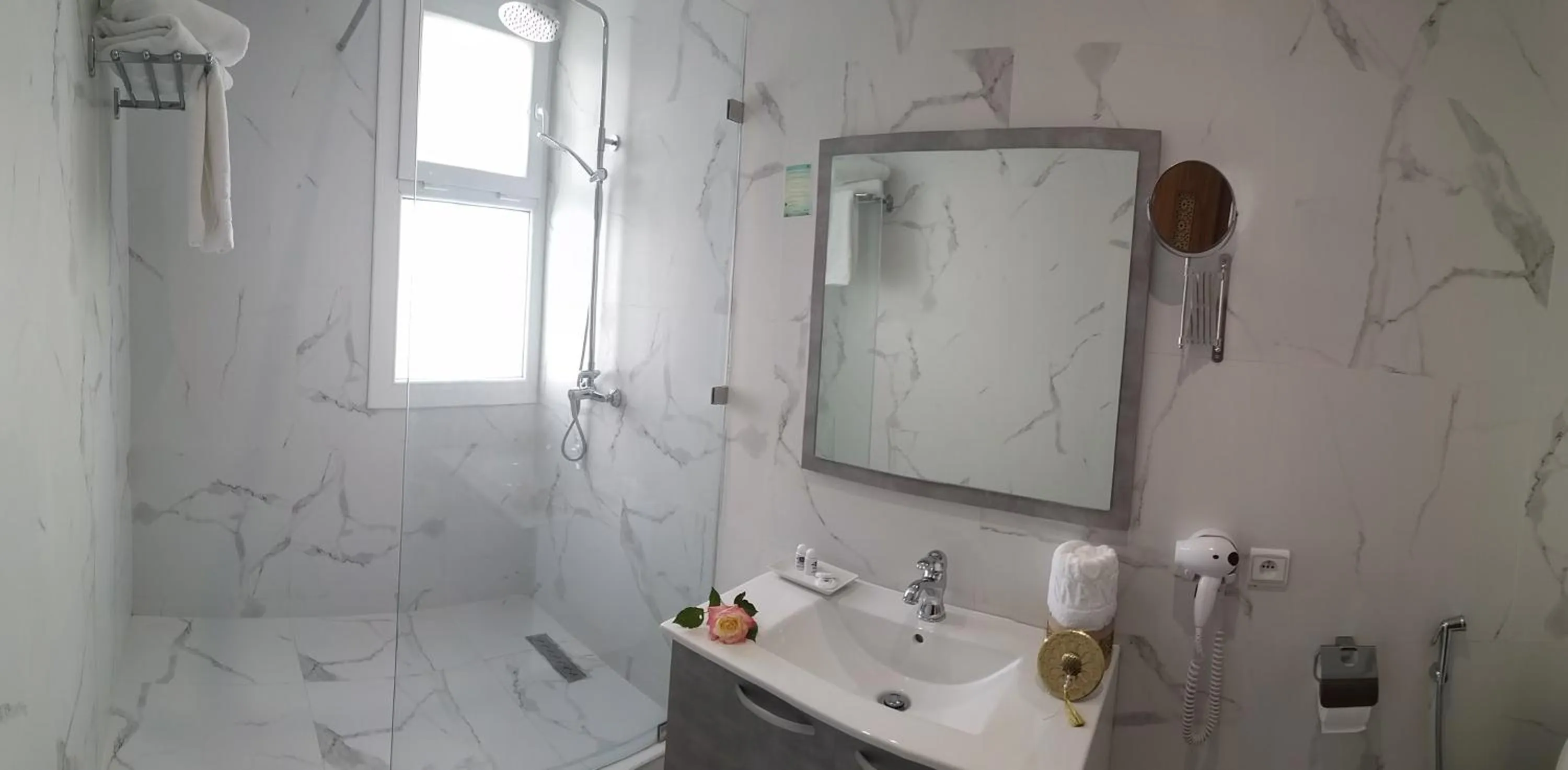 Shower in Hotel Mamora Kénitra