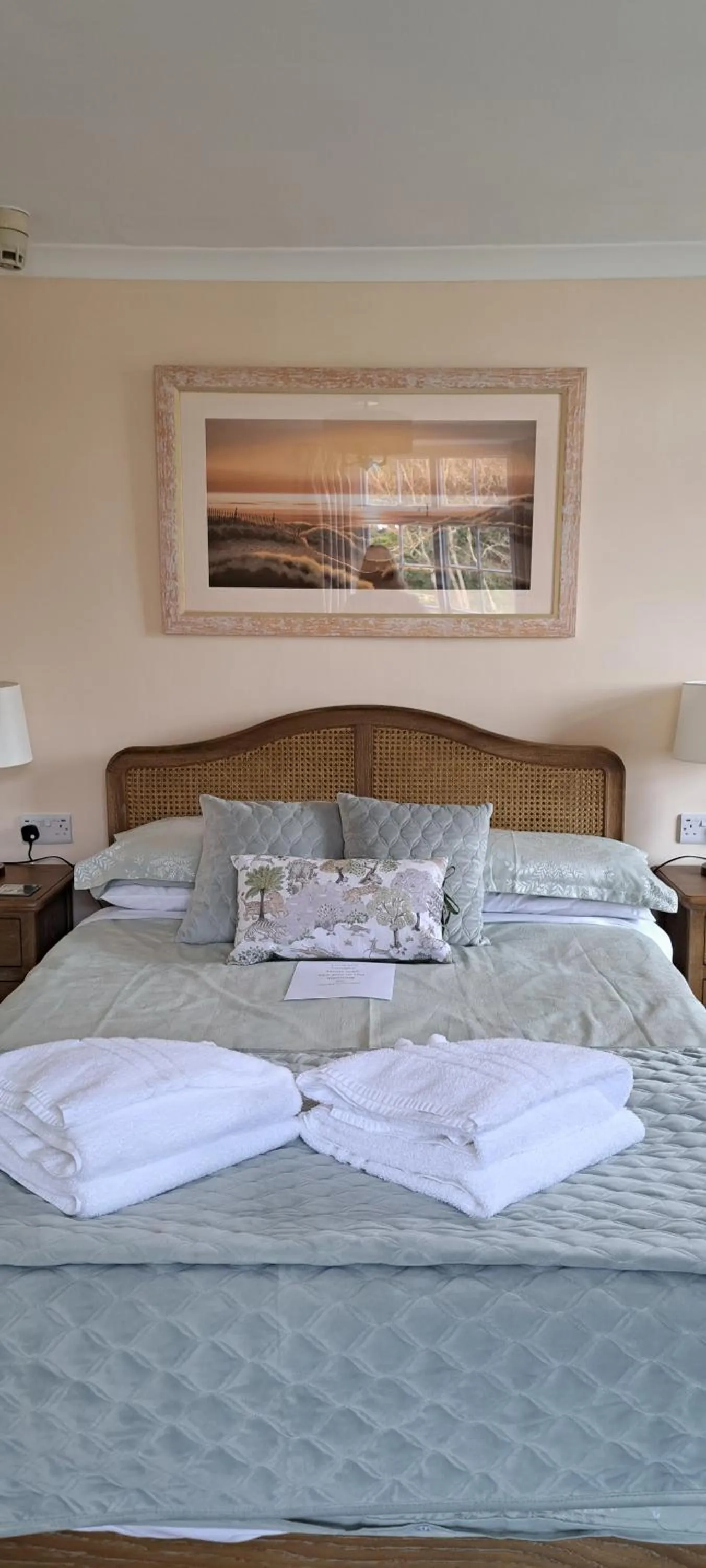 Bedroom, Bed in Orchard House Hotel