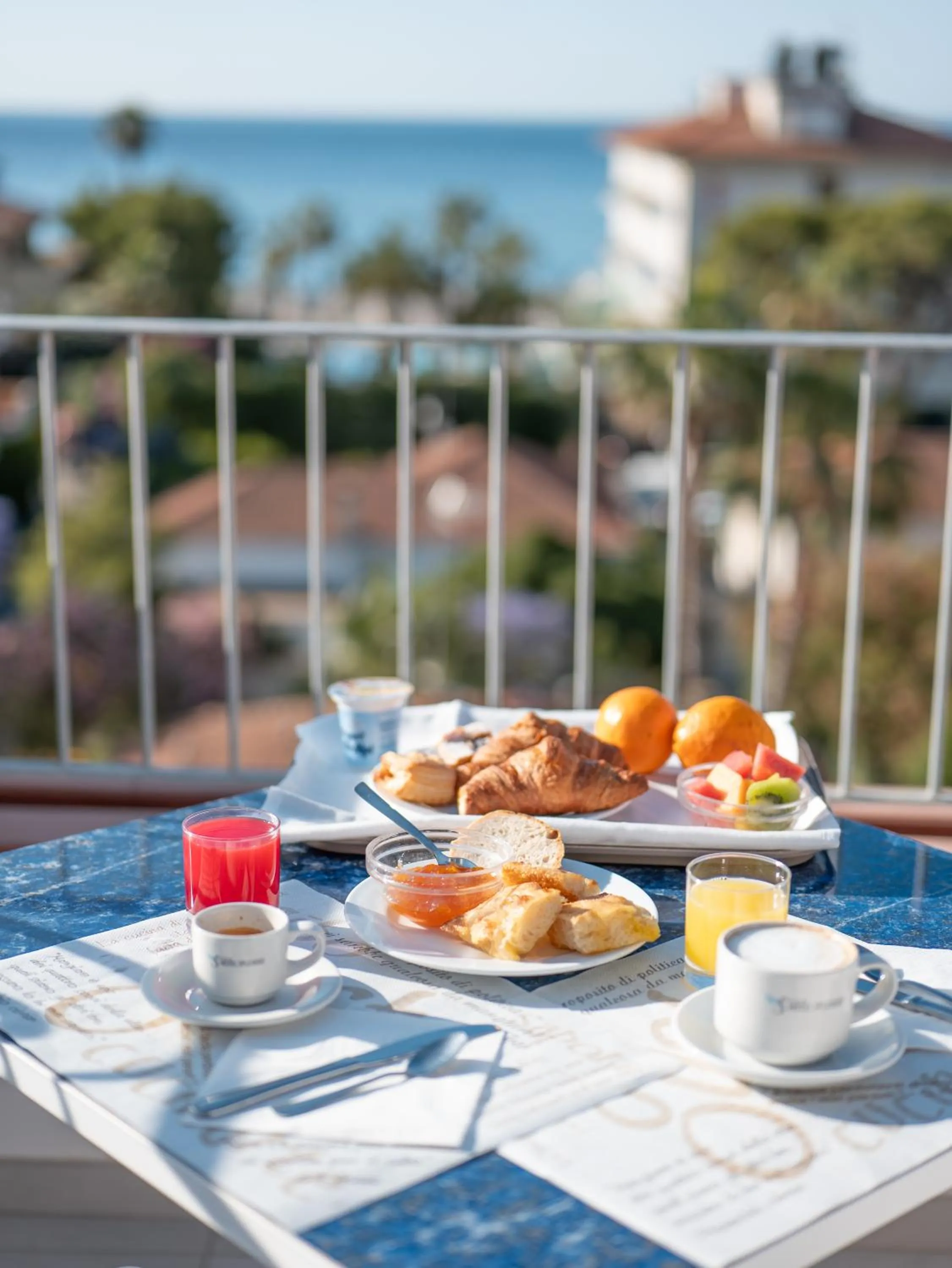 Breakfast in Hotel Splendid