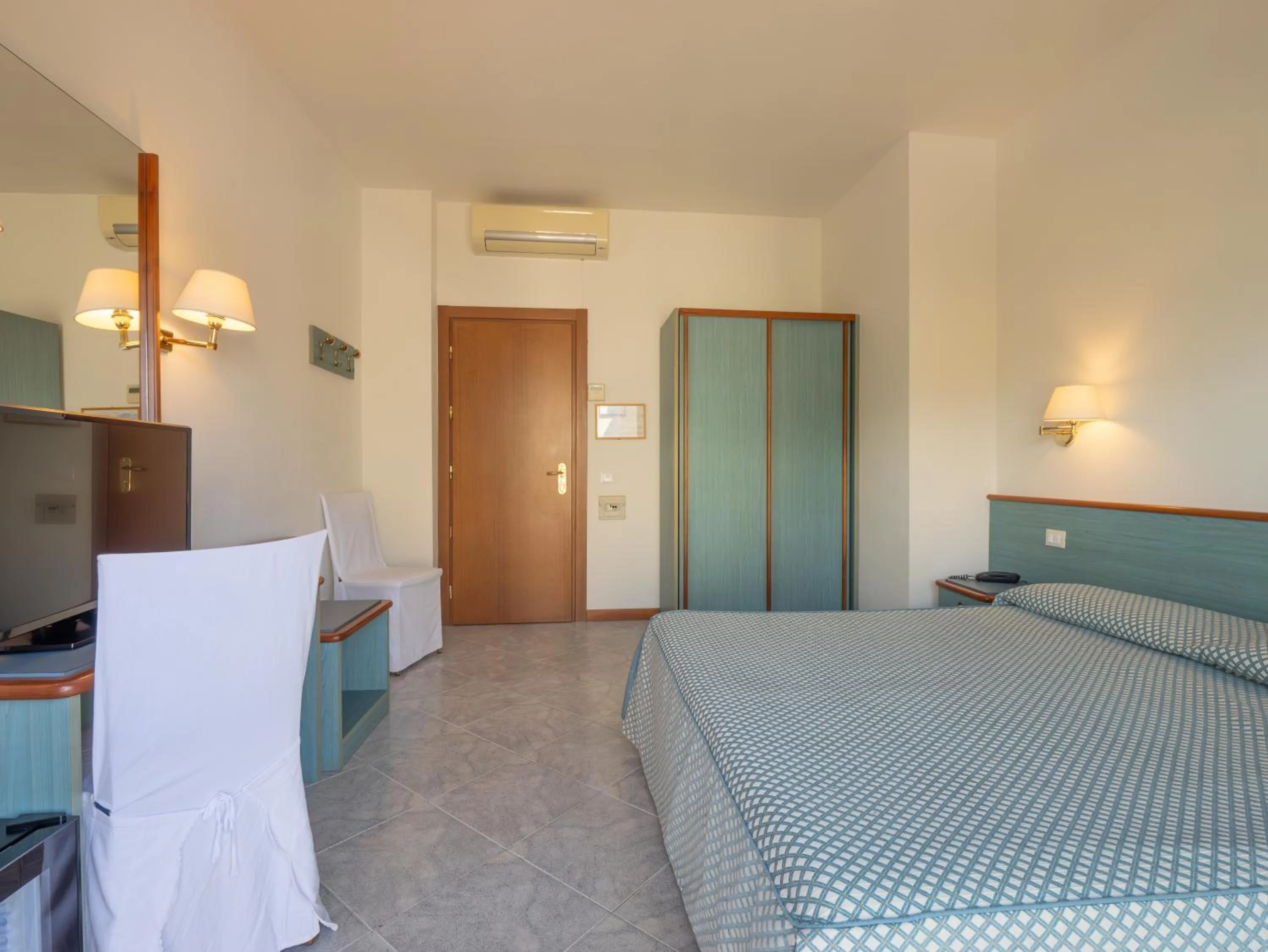 Bed in Hotel Splendid